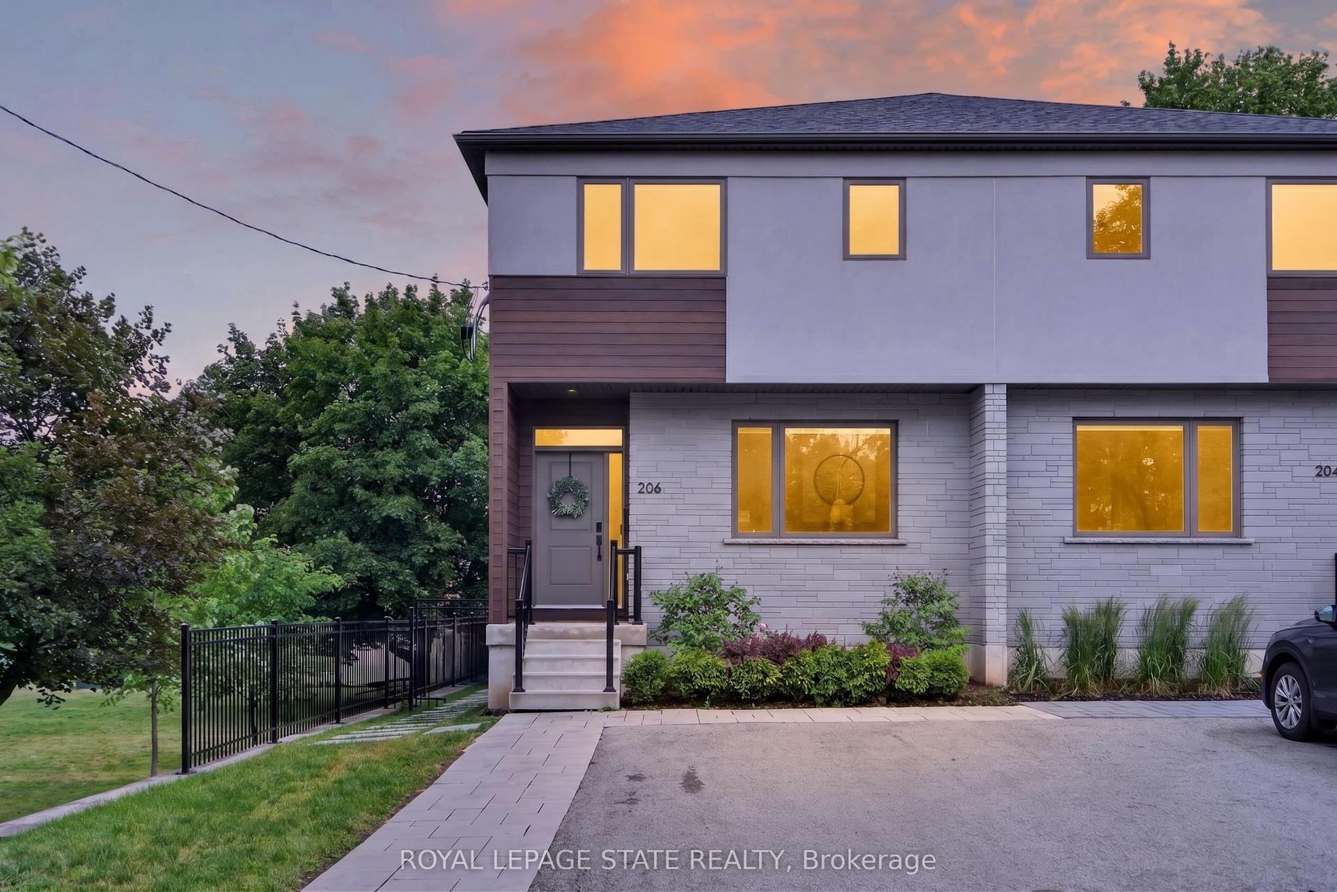 206 Canada Street, Hamilton — Semi-Detached for sale, photo 1