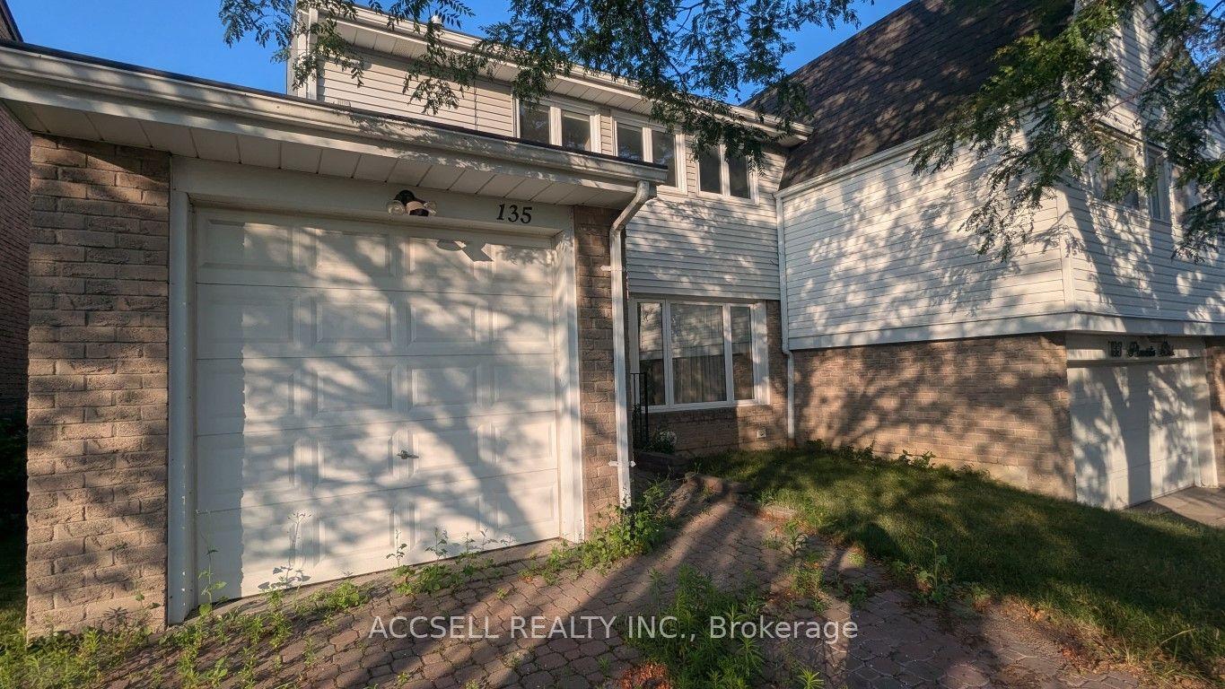 135 Placentia Boulevard, Toronto — Semi-Detached for sale, photo 1