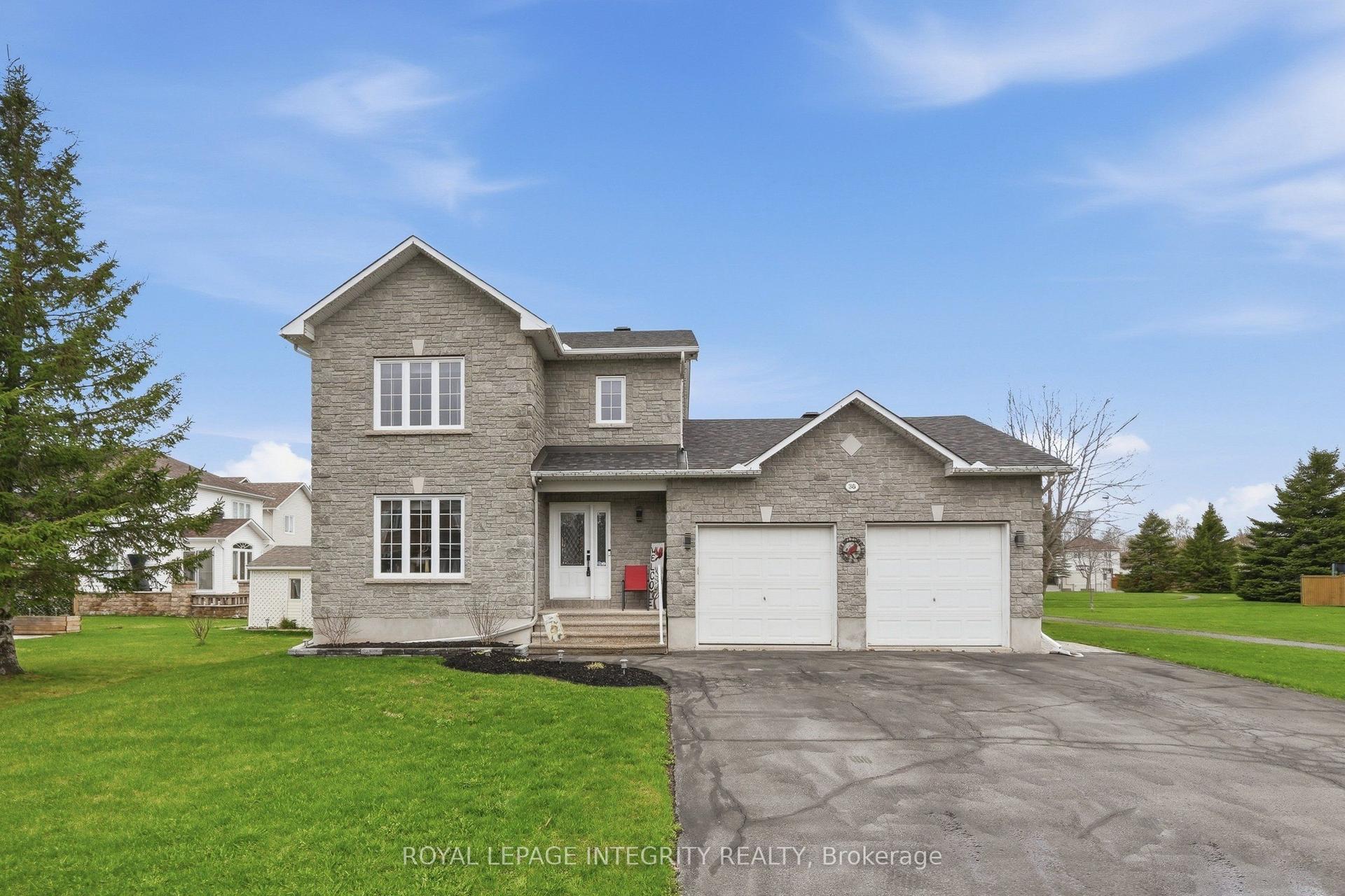 36 Frontenac Boulevard — photo 1