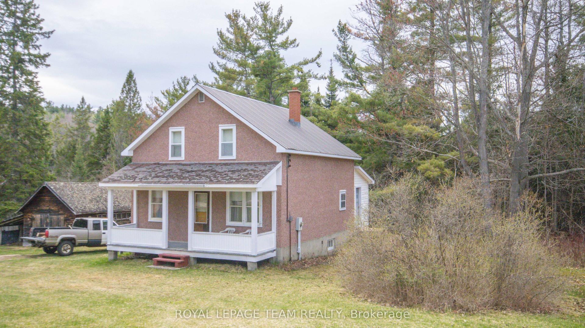 963 Wilno South Road S — photo 1
