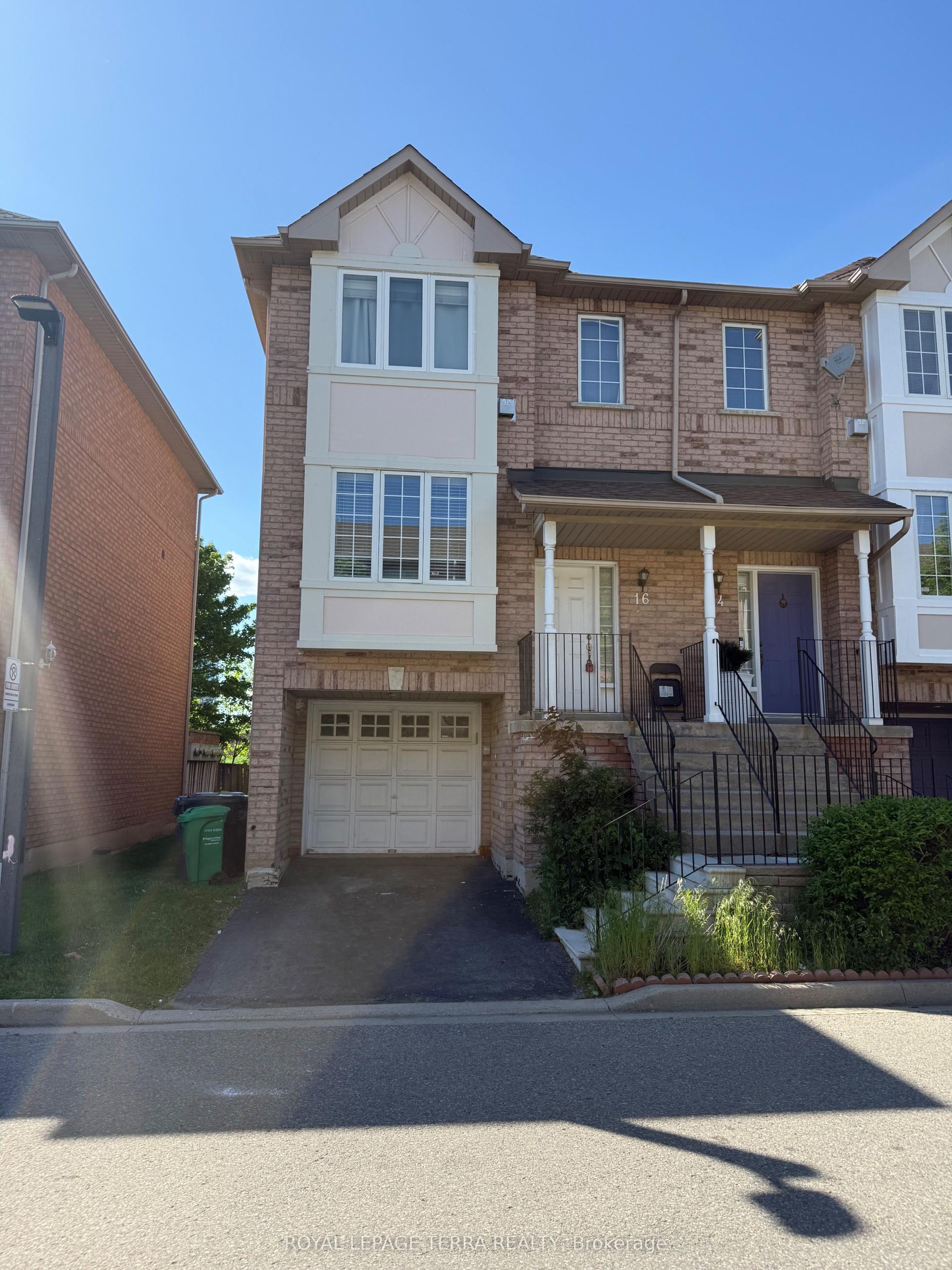 80 Acorn Place 16 #16 — photo 1