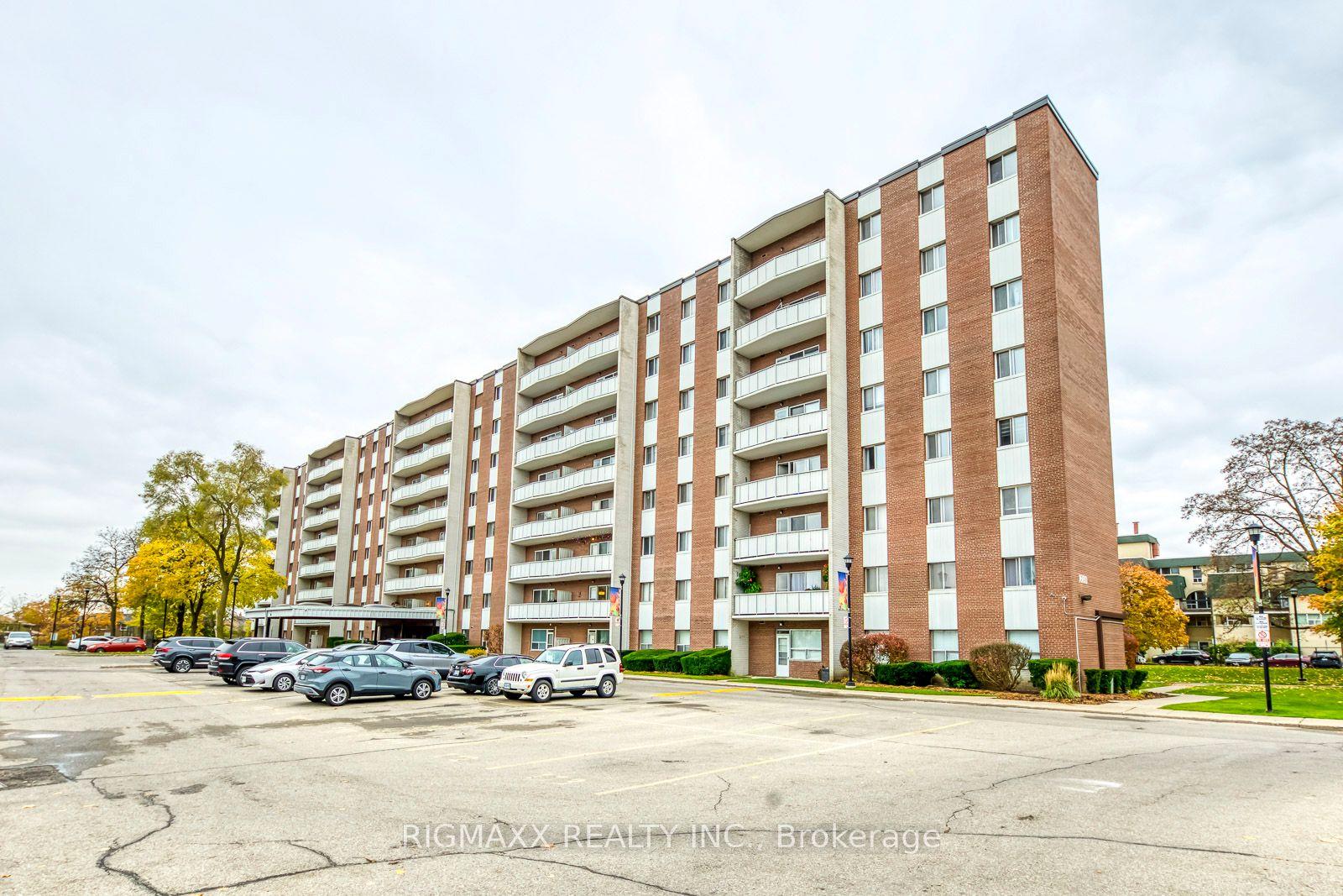 1660 Bloor Street 801 #801 — photo 1