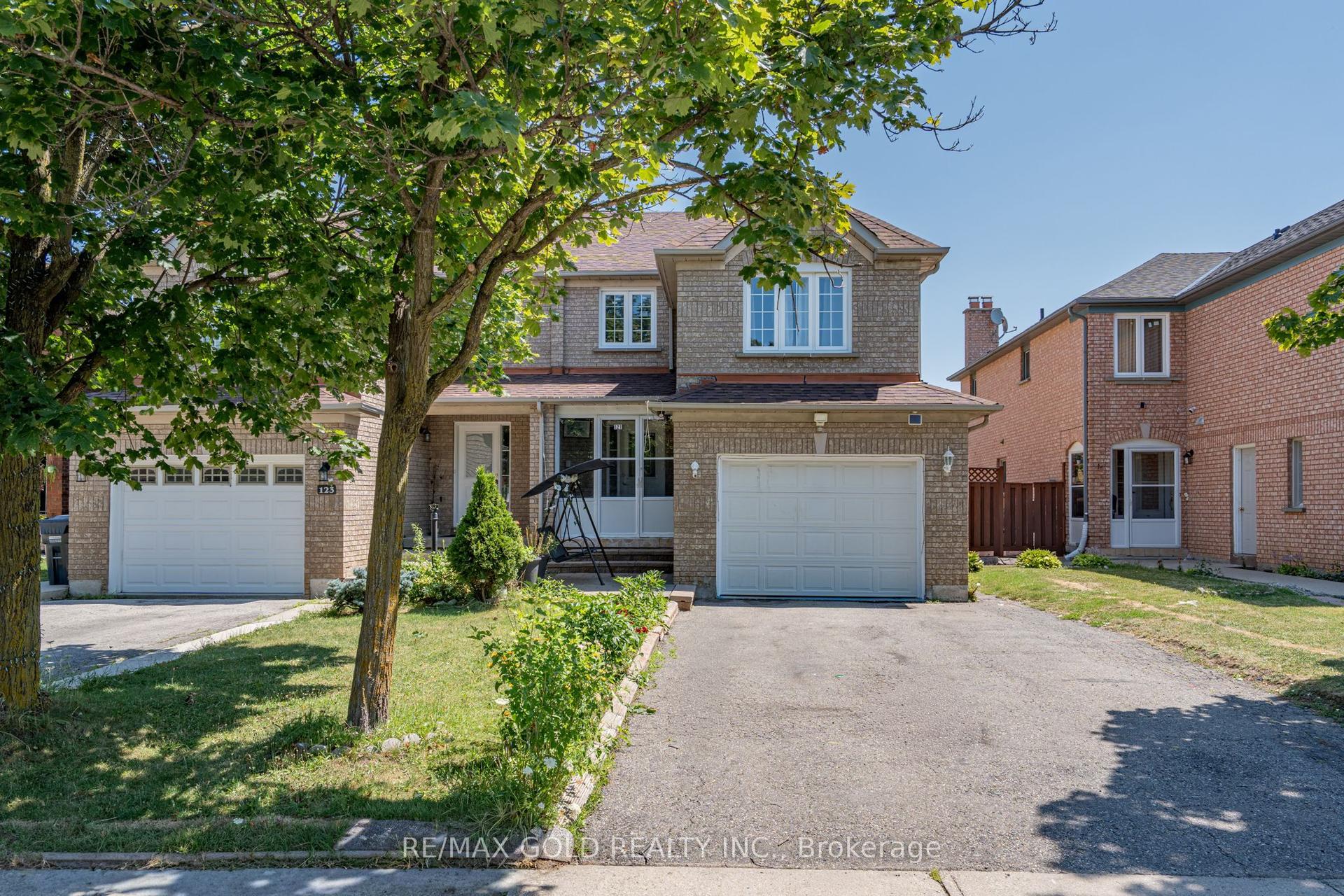 121 Bighorn Crescent, Brampton — Semi-Detached for sale, photo 1