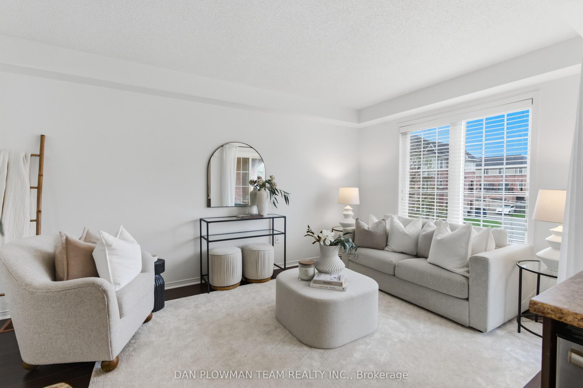23 Blunden Road, Ajax — Townhouse for sale, photo 1