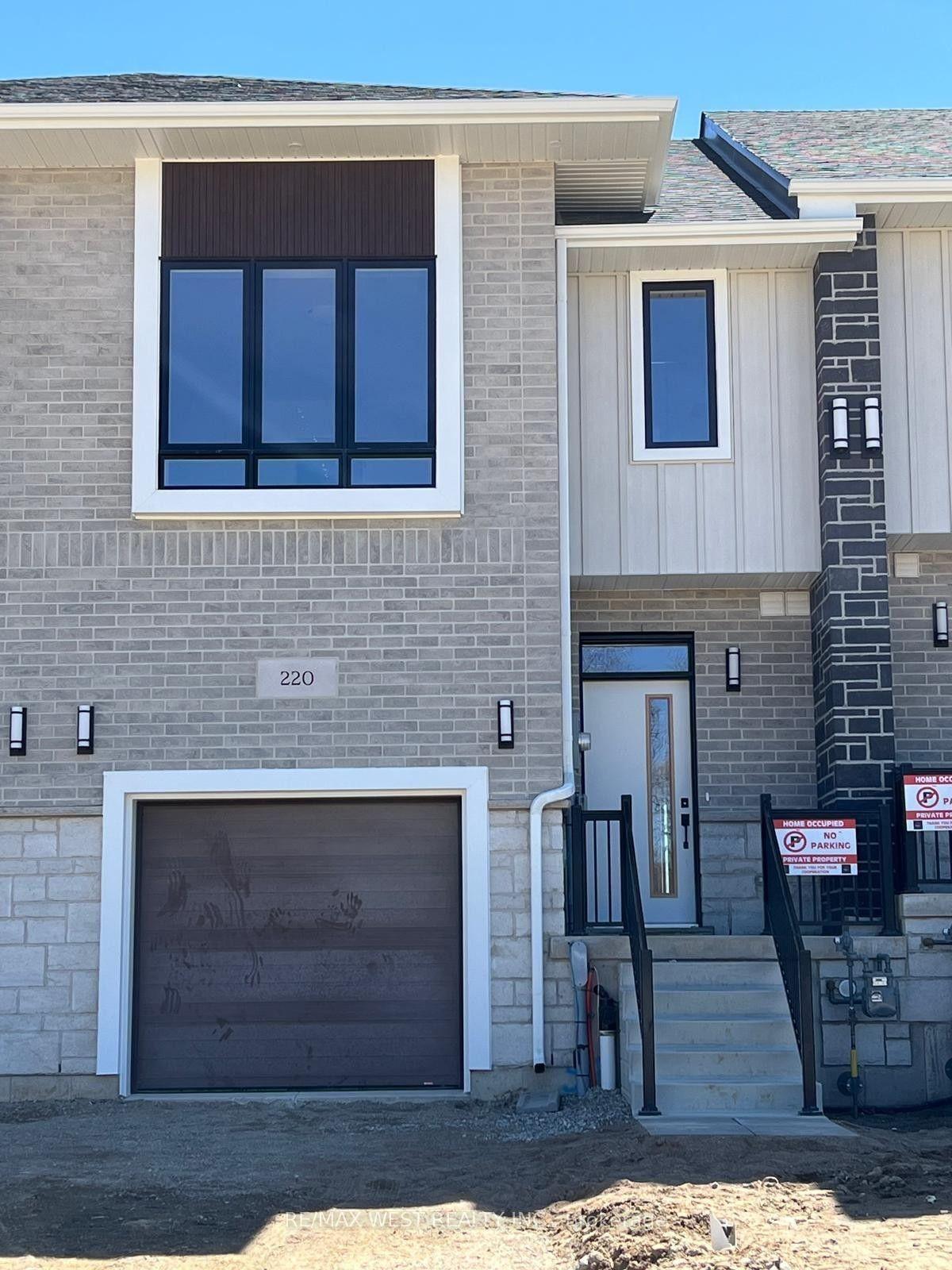 220 Green Gate Boulevard, Cambridge — Townhouse for lease, photo 1