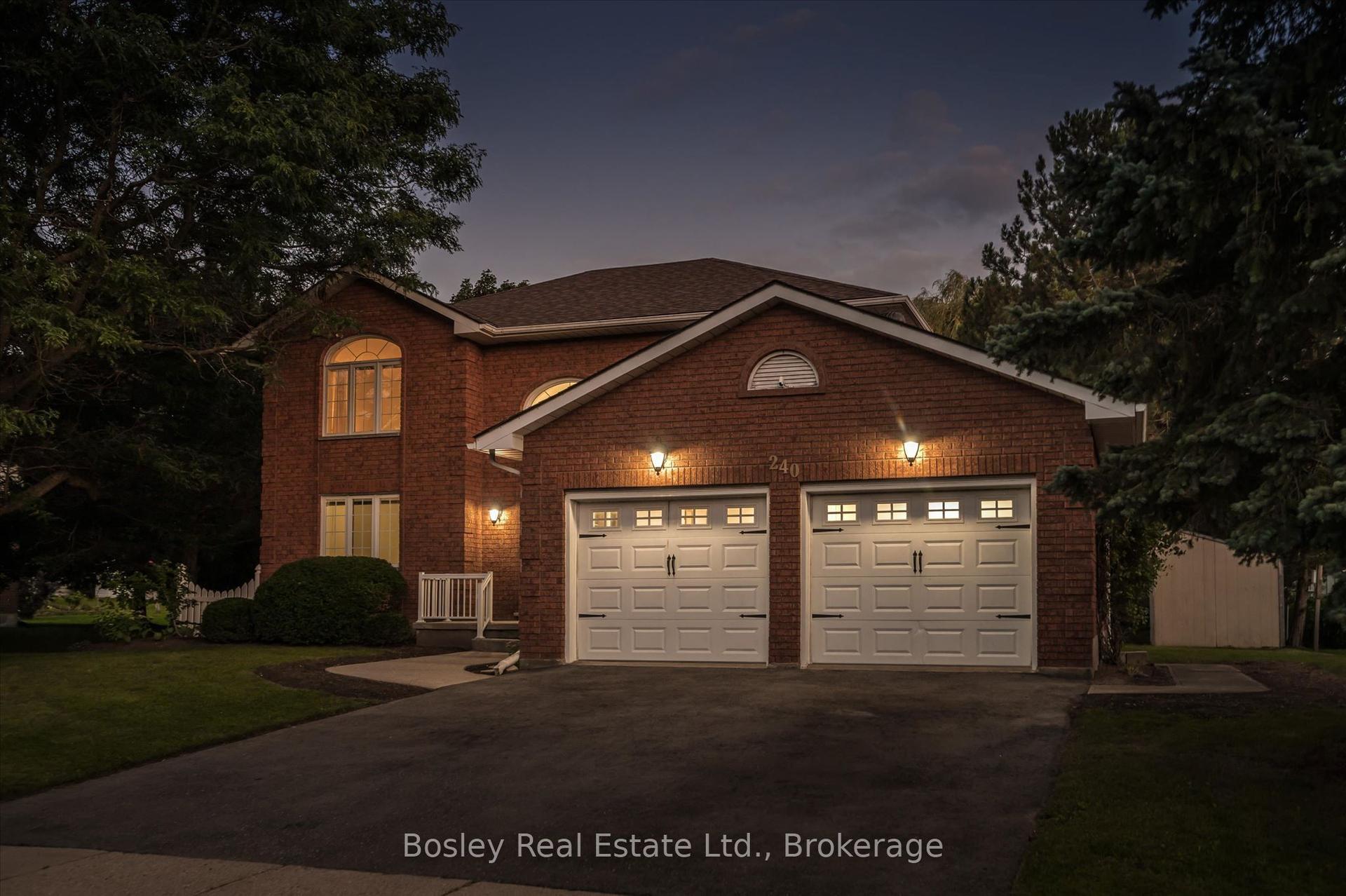 240 St Ann Avenue, Wilmot — Detached for sale, photo 1