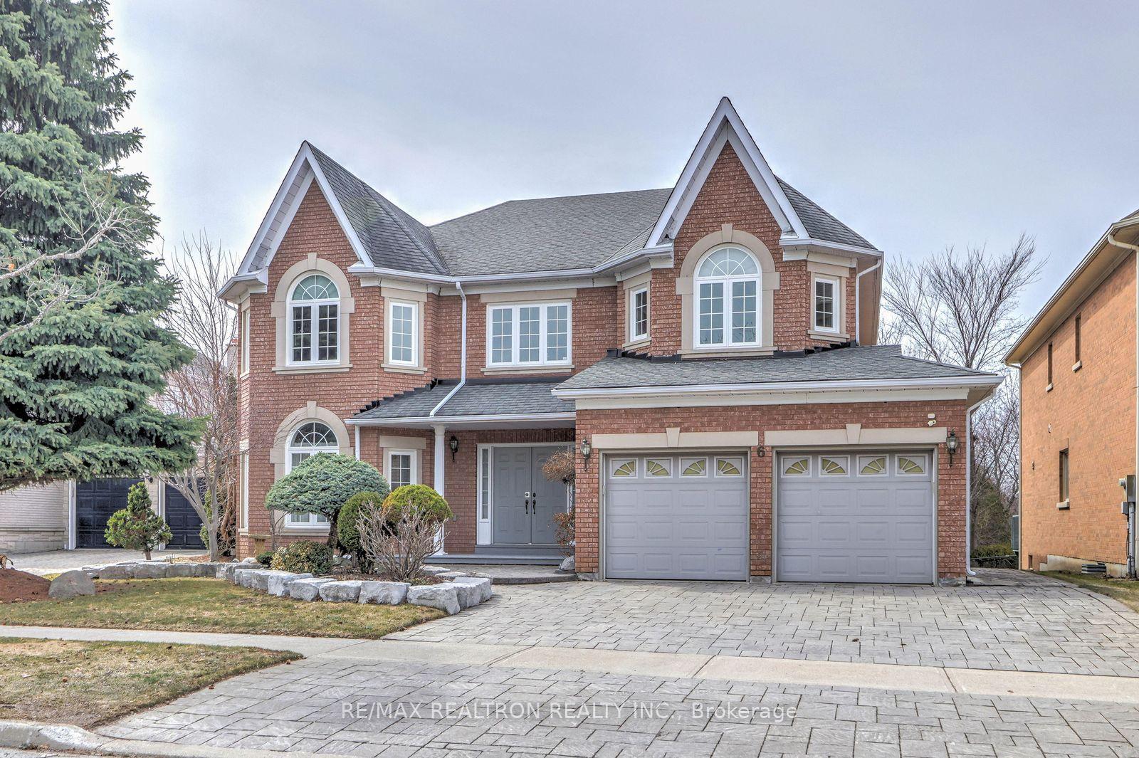 6 White Oak Crescent — photo 1