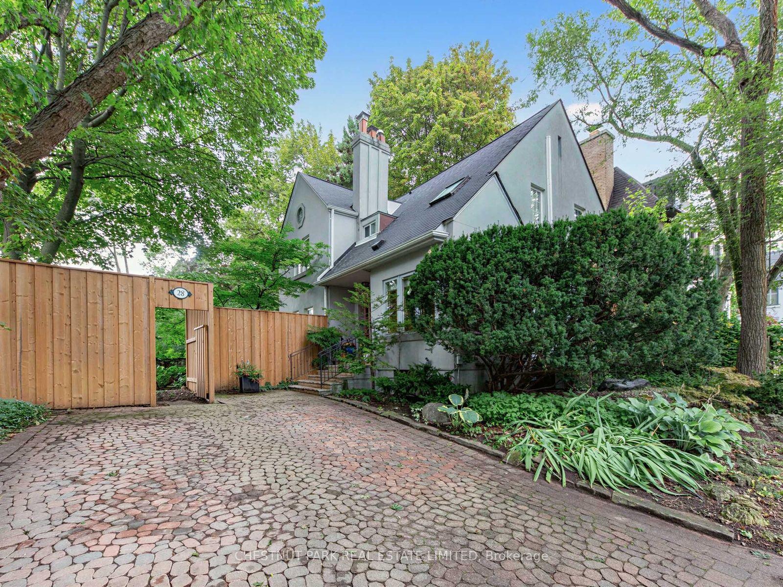 28 Clifton Road, Toronto — Detached for sale, photo 1