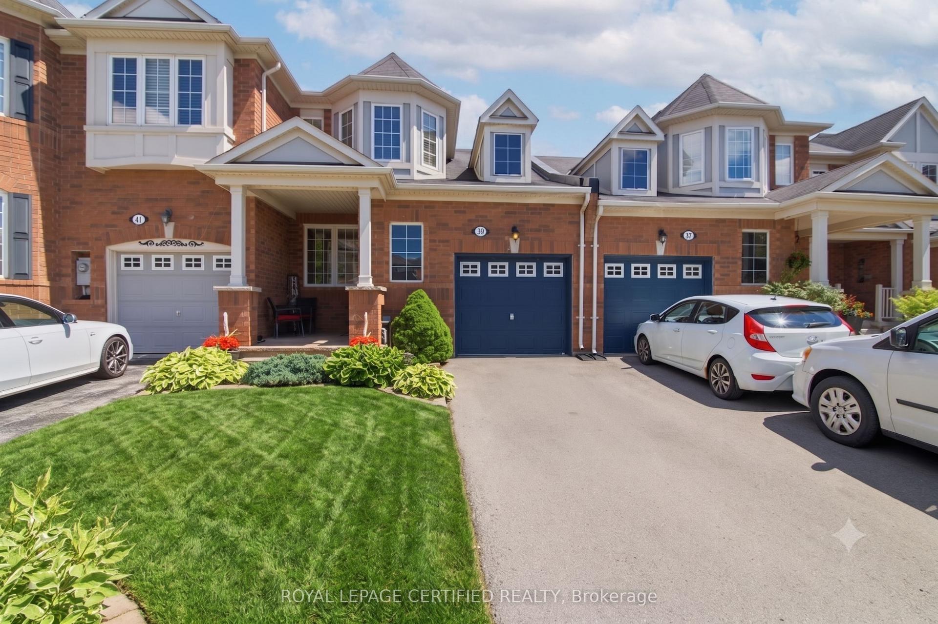 39 Van Fleet Terrace, Milton — Townhouse for sale, photo 1