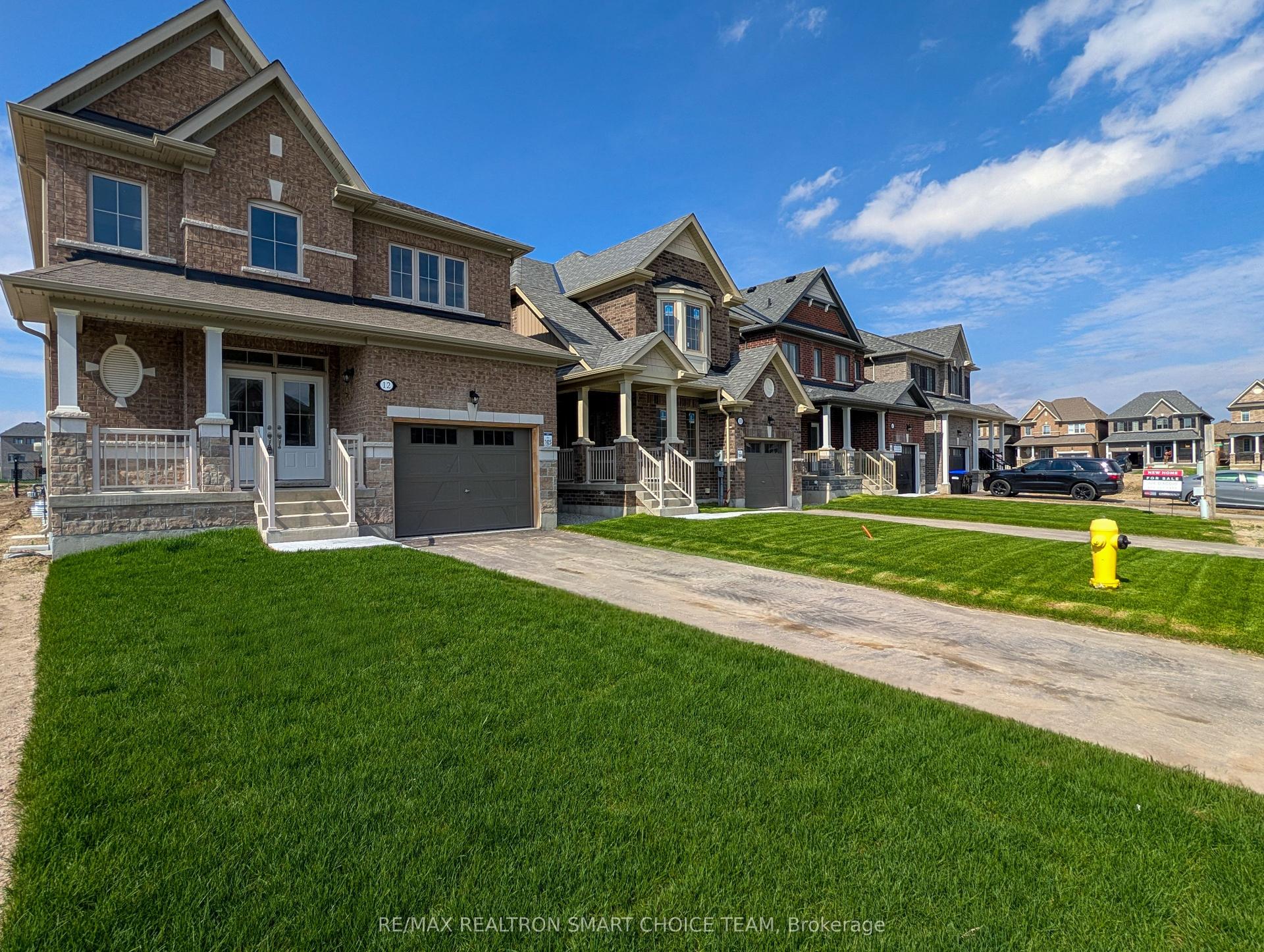 12 Fenn Crescent — photo 1