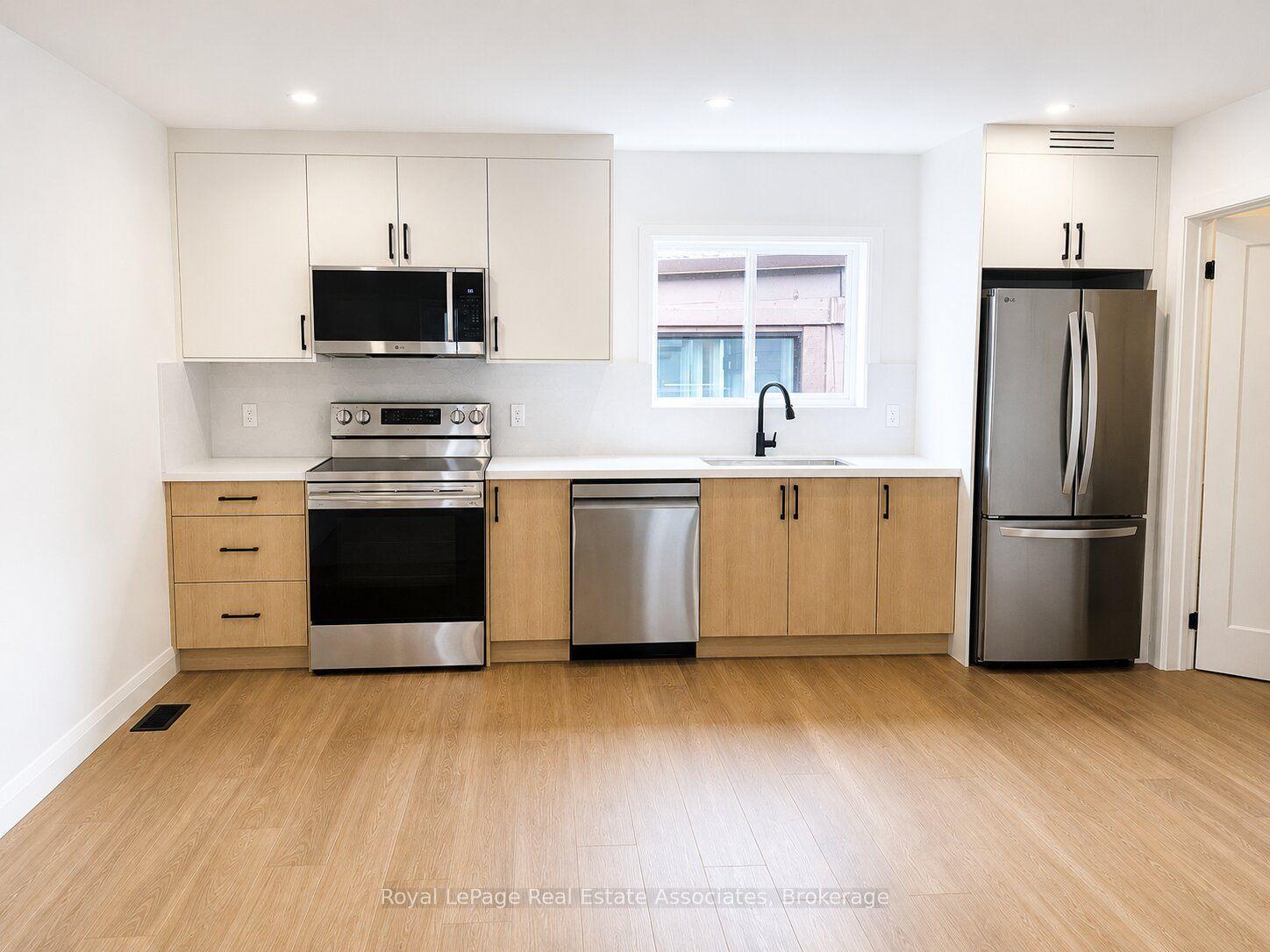 17 White Avenue 1 GS #1 GS, Toronto — Multiplex for lease, photo 1