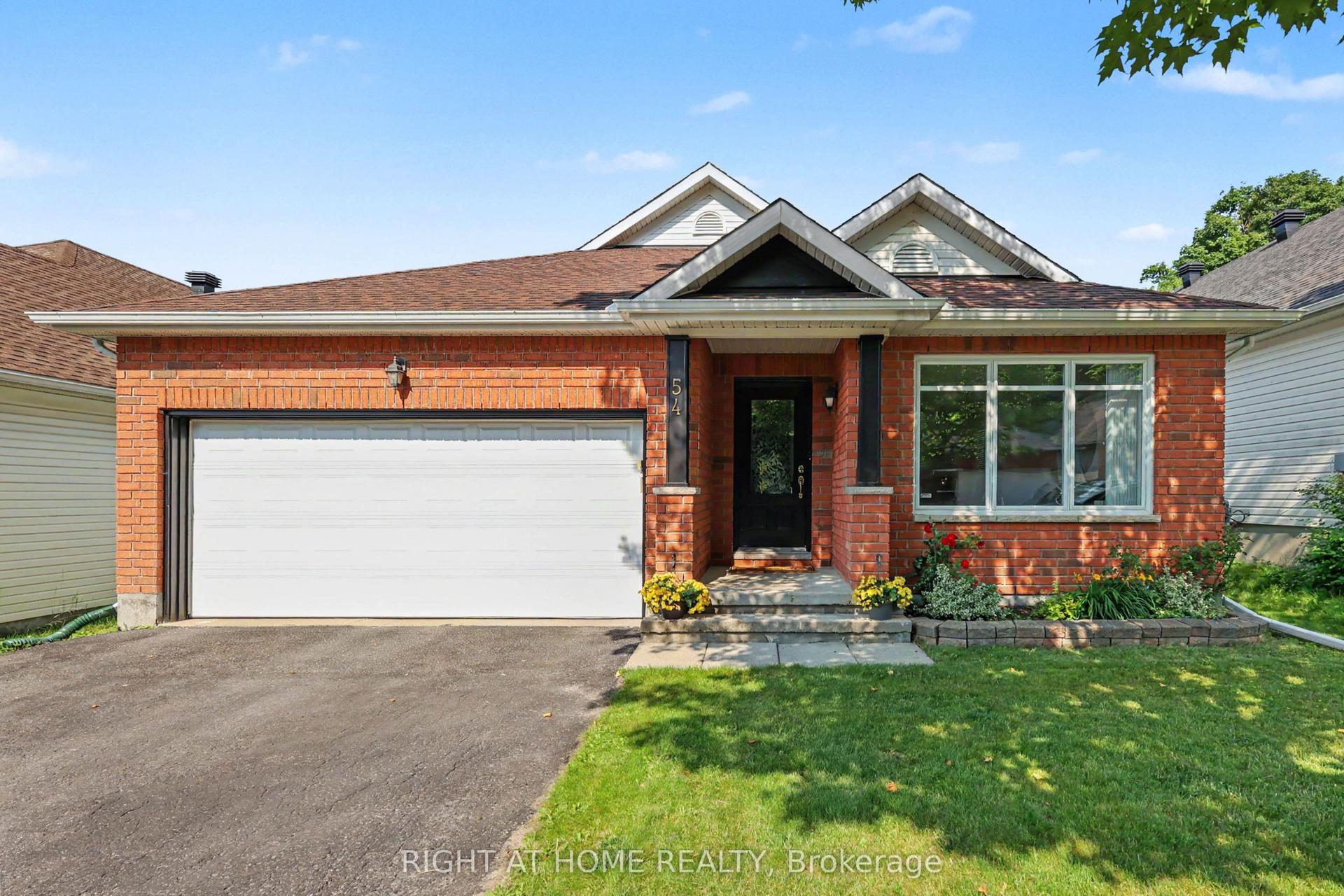 54 Fieldcrest Avenue, Barrhaven — Detached for sale, photo 1