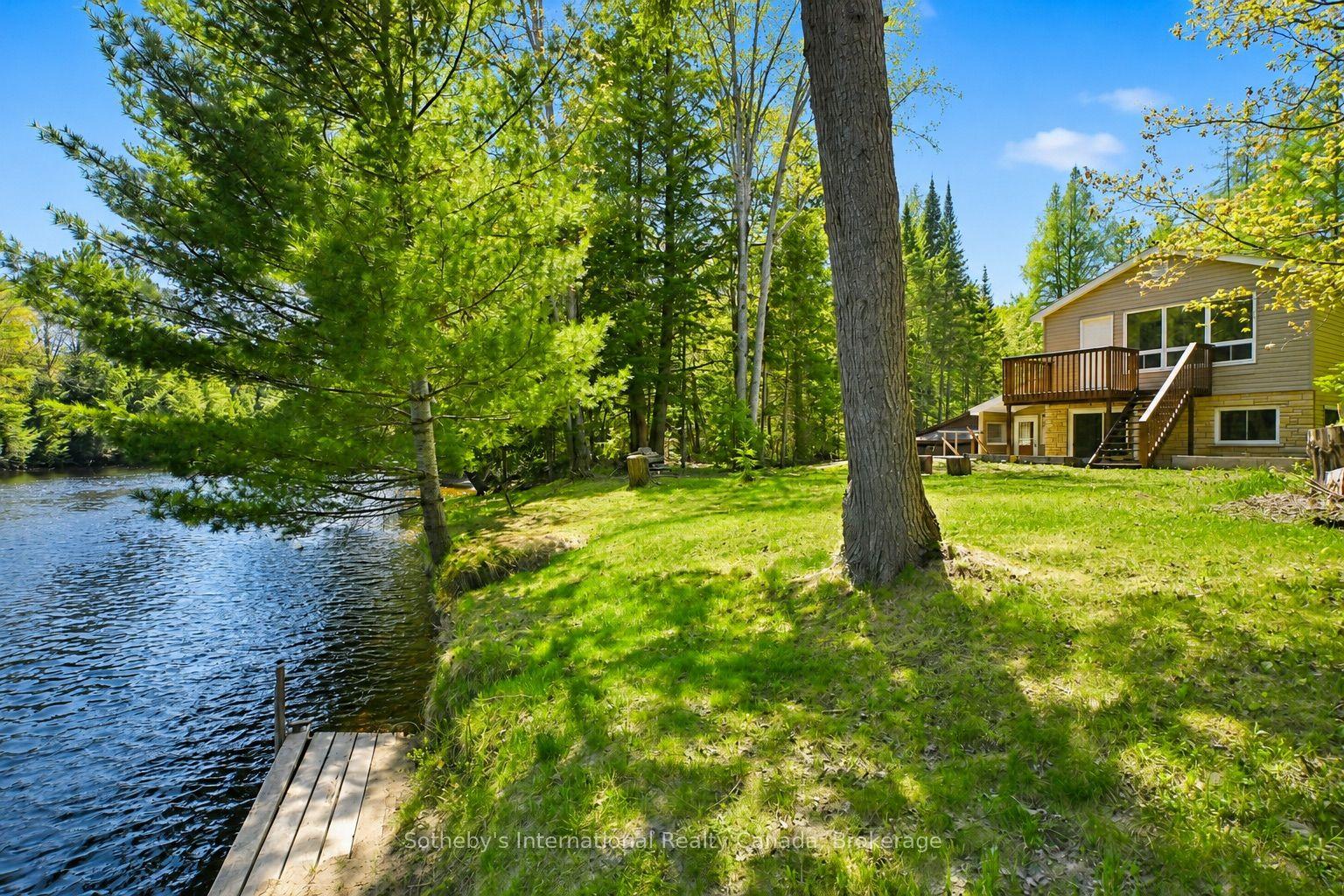1072 Holiday Park Drive — photo 1