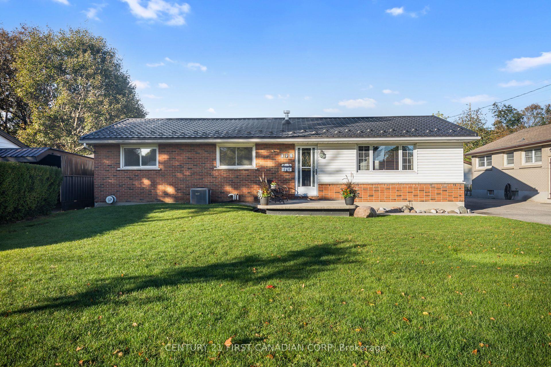 175 Bancroft Road, London East — Detached for sale, photo 1