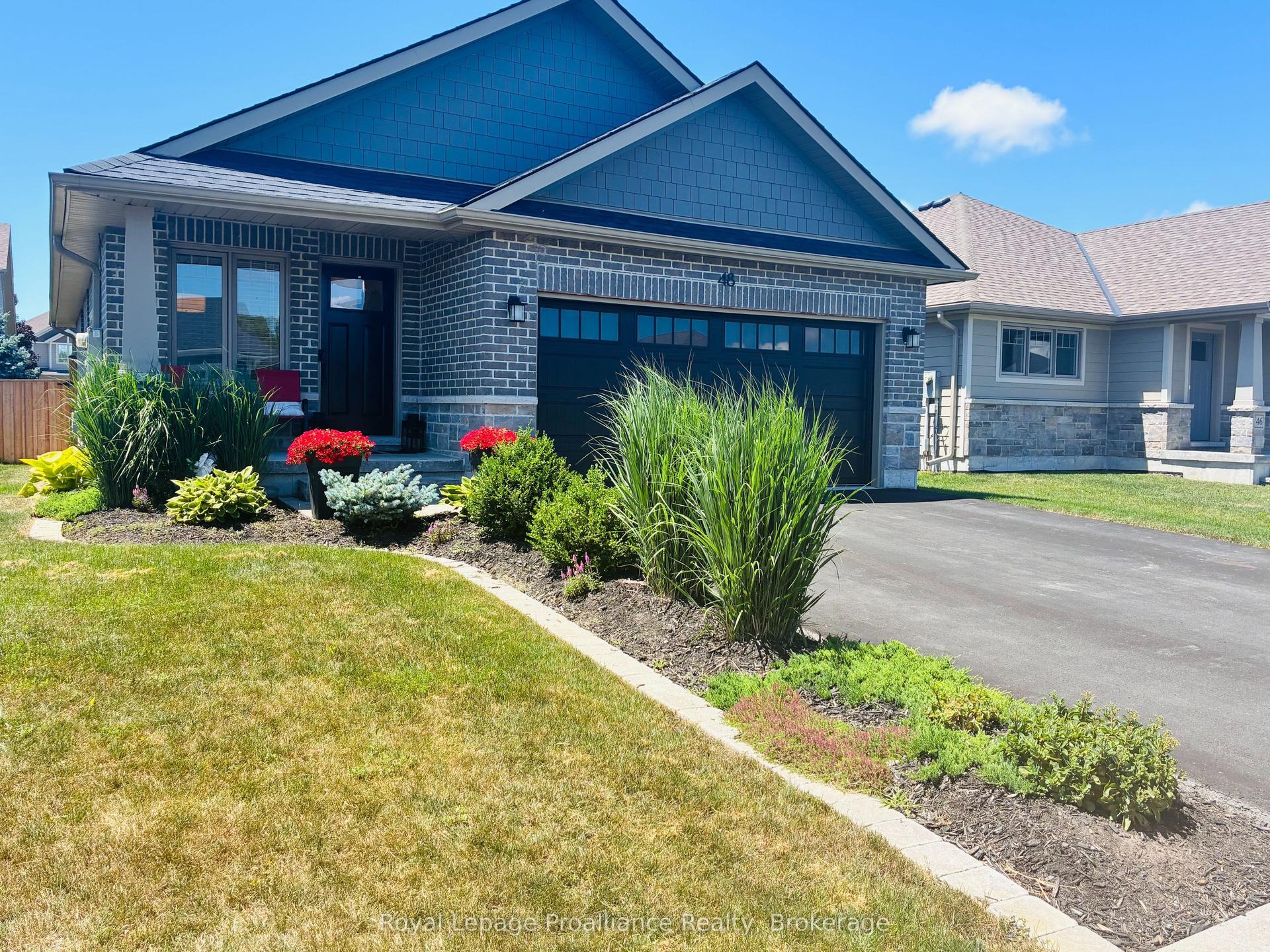 48 Mercedes Drive, Belleville — Detached for lease, photo 1