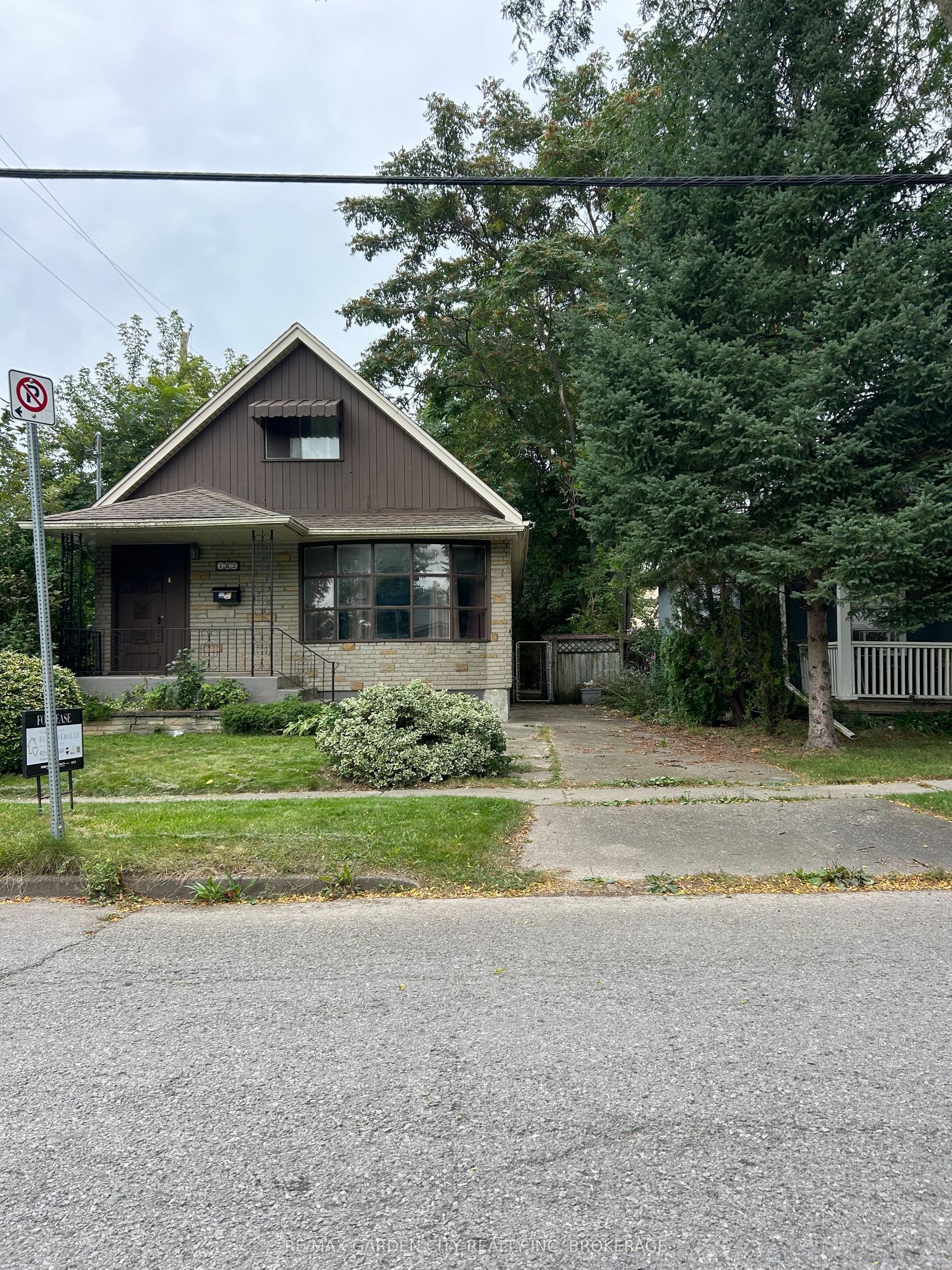 182 York Street, St. Catharines — Detached for lease, photo 1