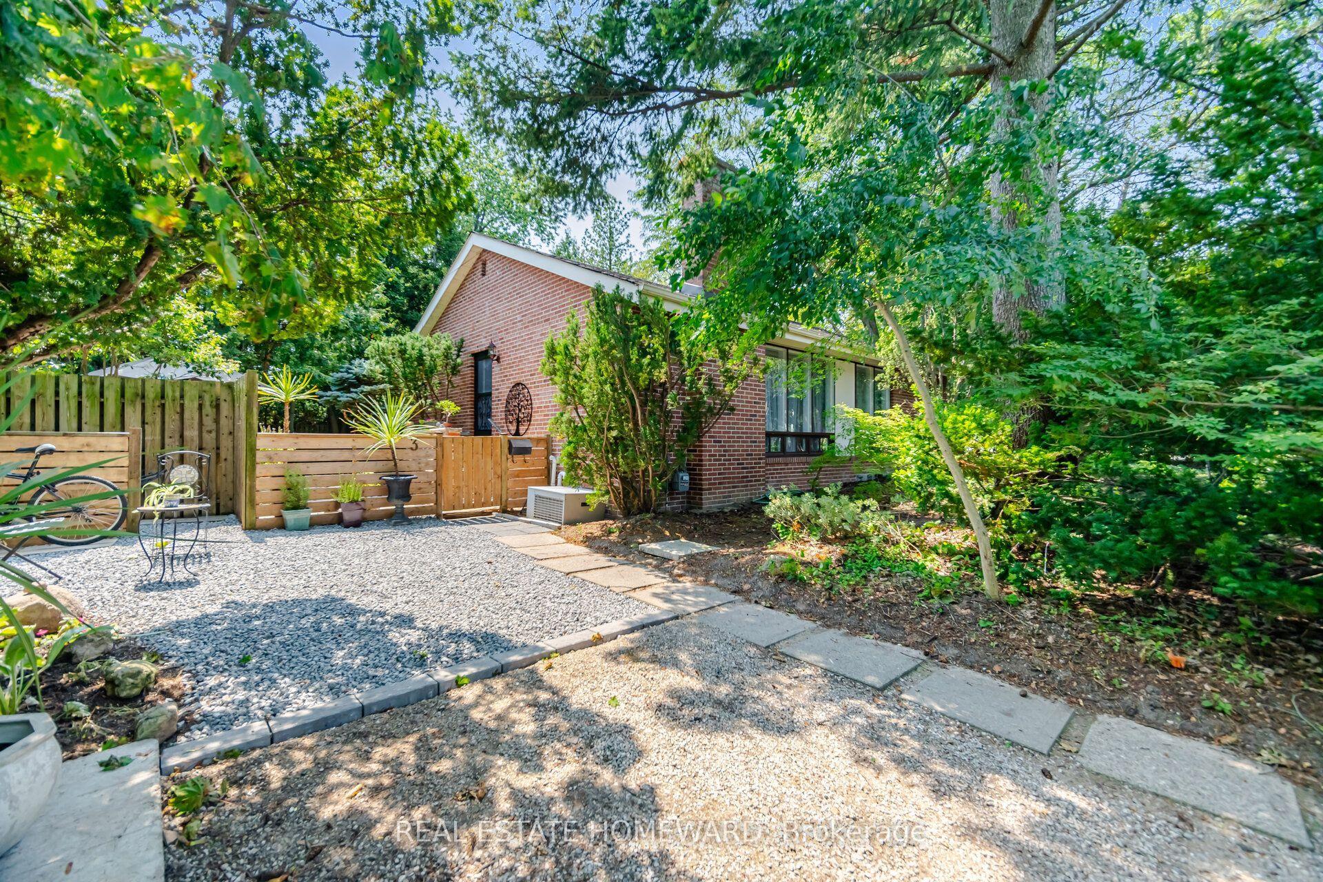 3 Shadwell Place, Toronto — Detached for sale, photo 1