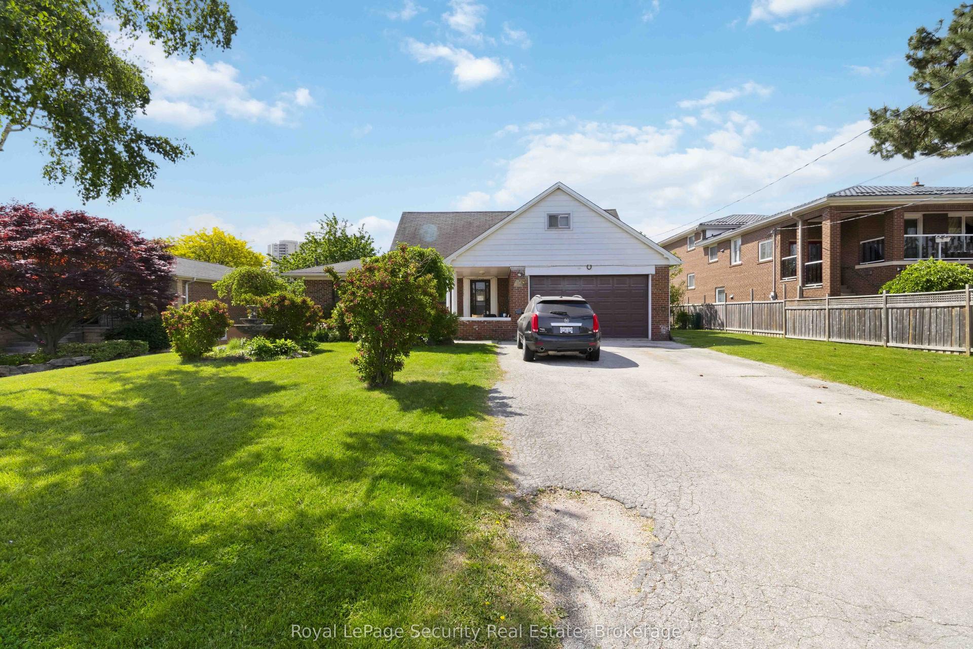 73 Saint Andrews Boulevard — photo 1