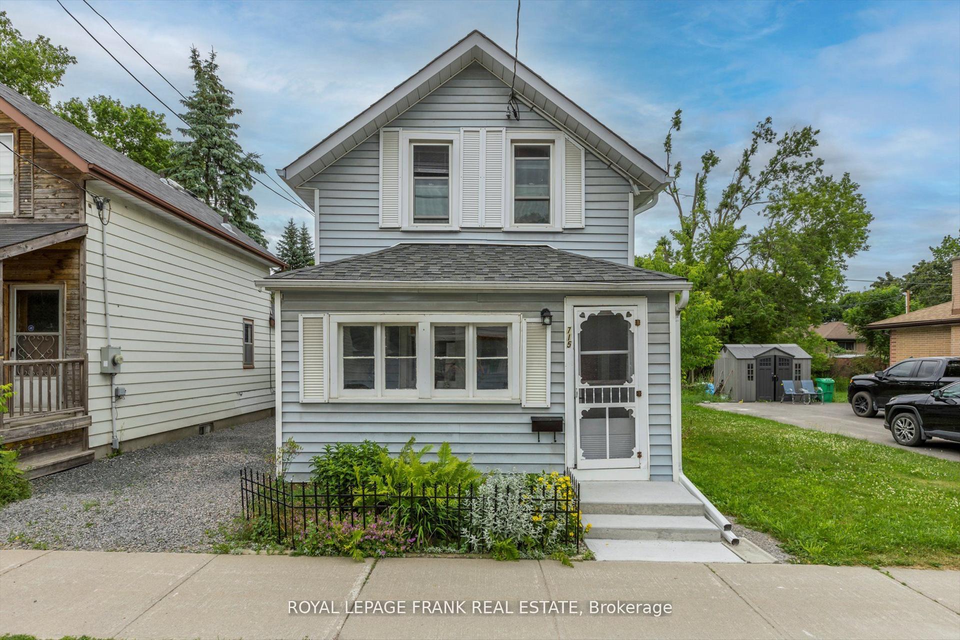 715 Chamberlain Street — photo 1