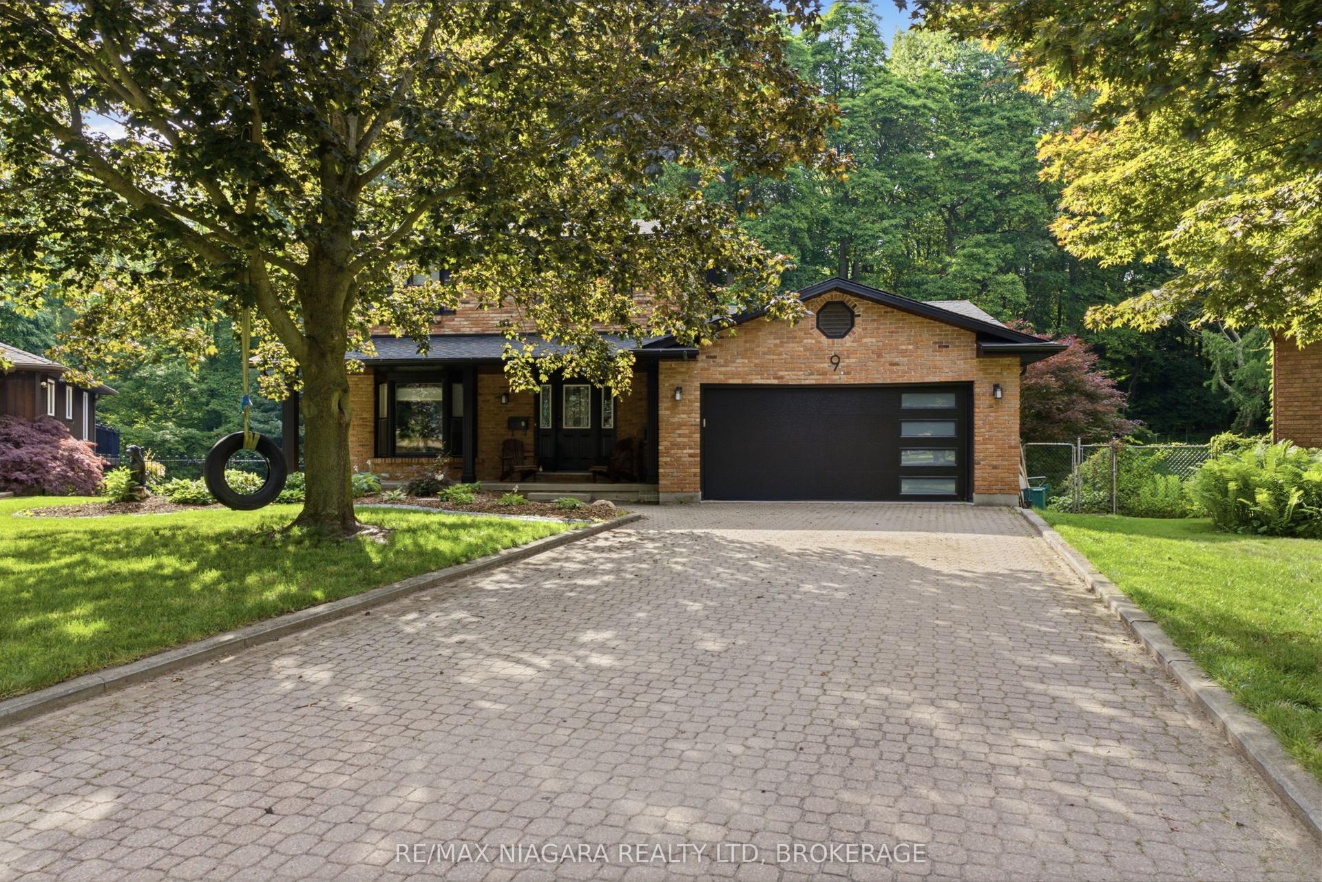 9 Beechnut Court, Pelham — Detached for sale, photo 1