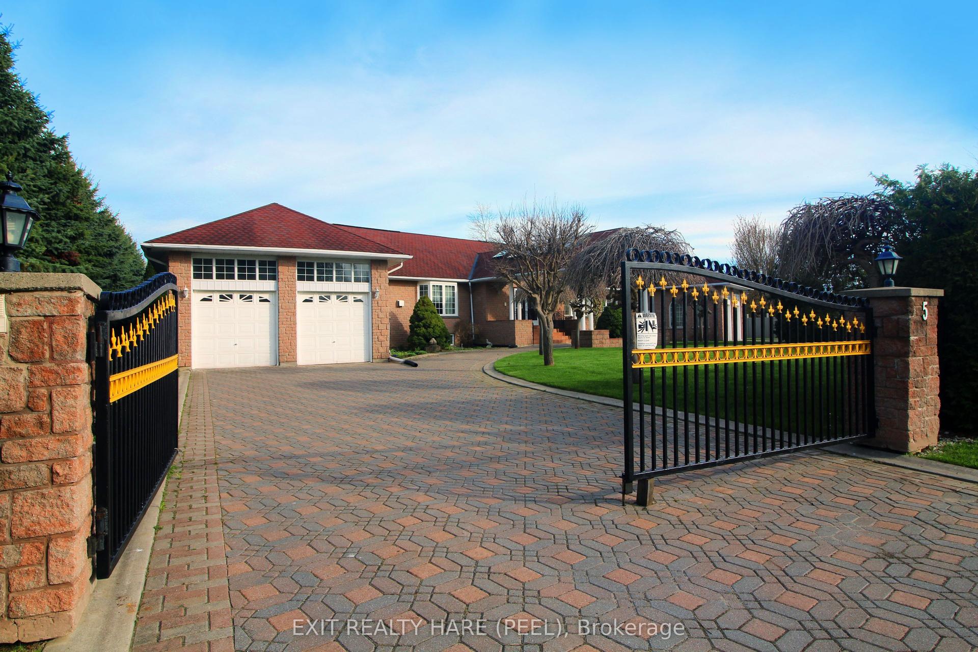 5 Glenbrook Boulevard — photo 1