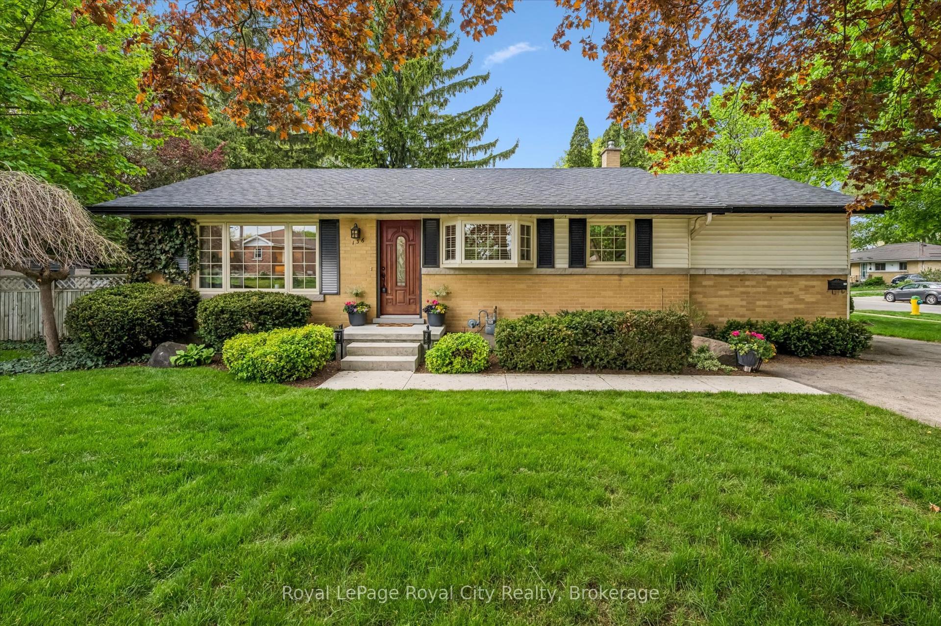 136 Emma Street — photo 1