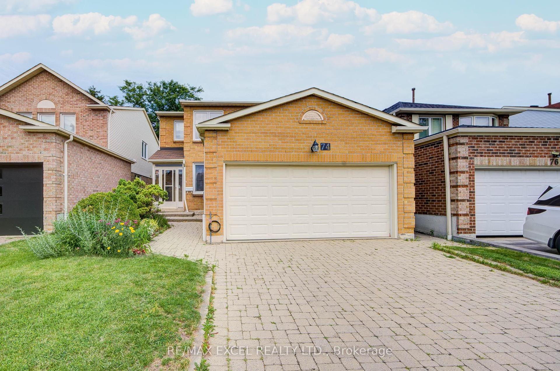 74 Holmbush Crescent — photo 1