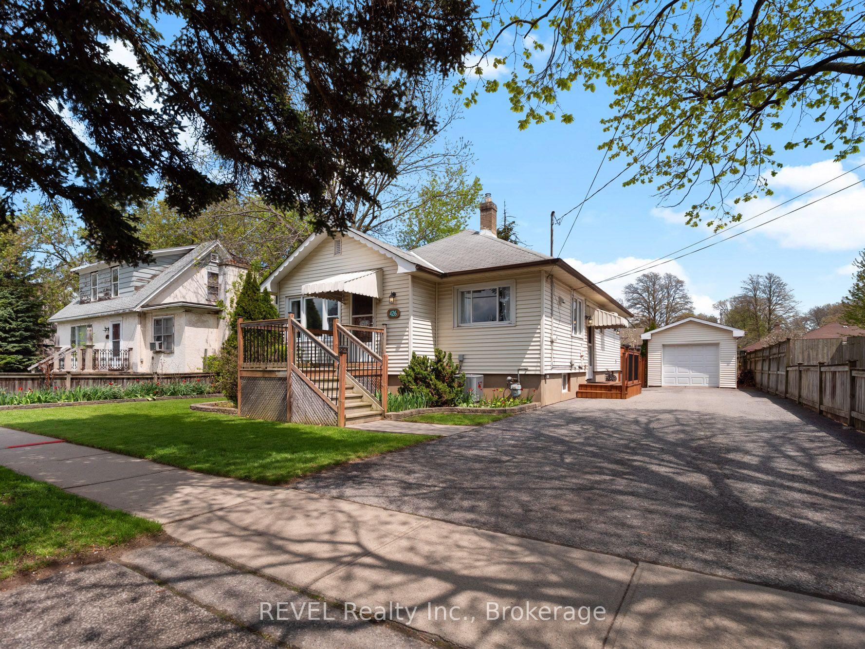426 Geneva Street — photo 1
