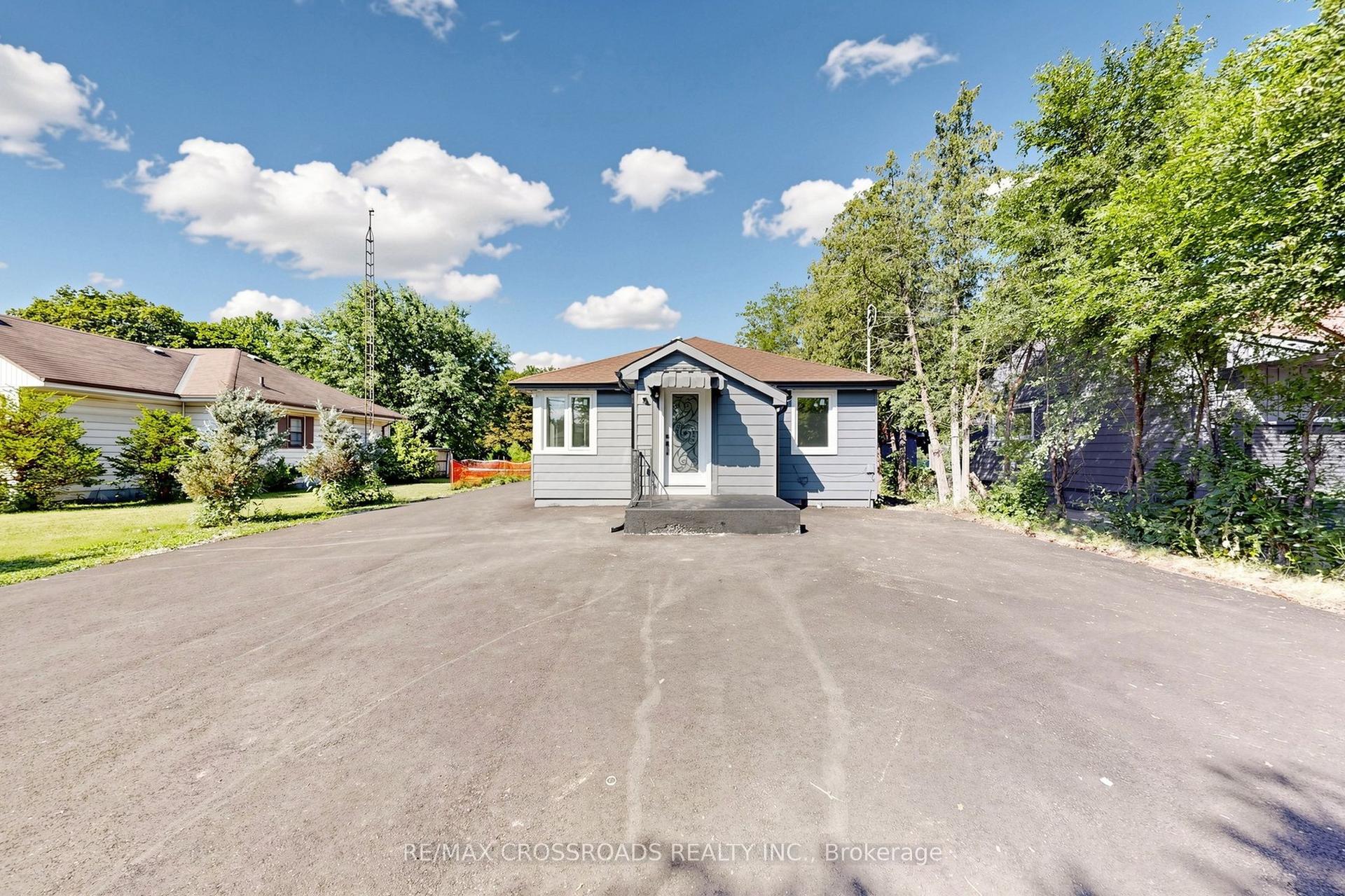 1496 Simcoe Street N, Oshawa — Detached for sale, photo 1