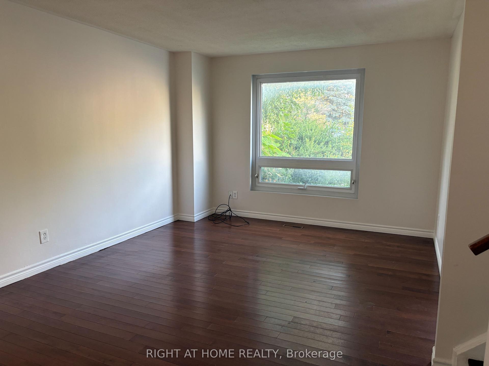172 Patterson Street, Newmarket — Semi-Detached for lease, photo 1