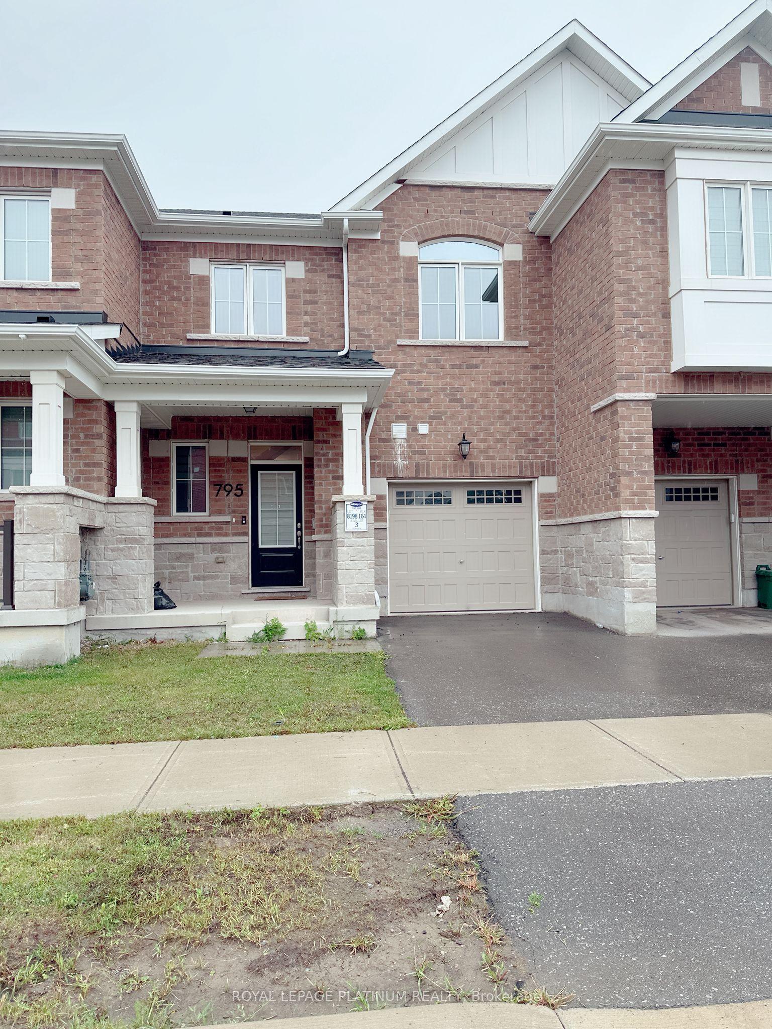 795 Proud Drive, Milton — Townhouse for lease, photo 1