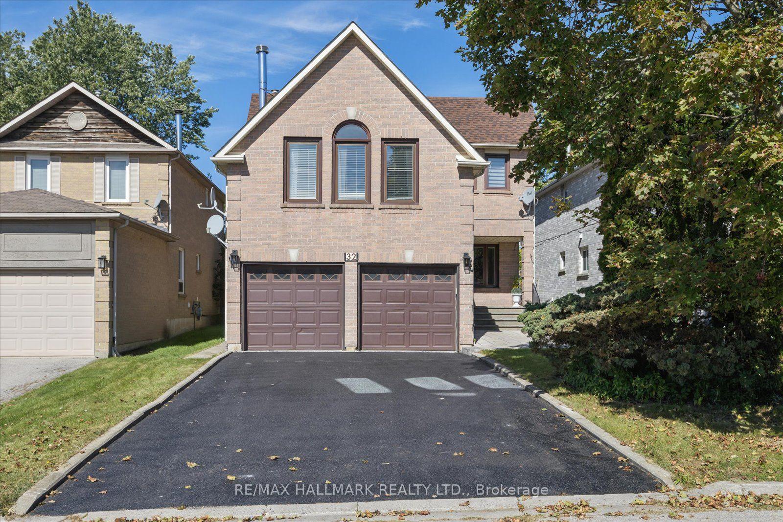 32 Valley Centre Drive, Toronto — Detached for sale, photo 1