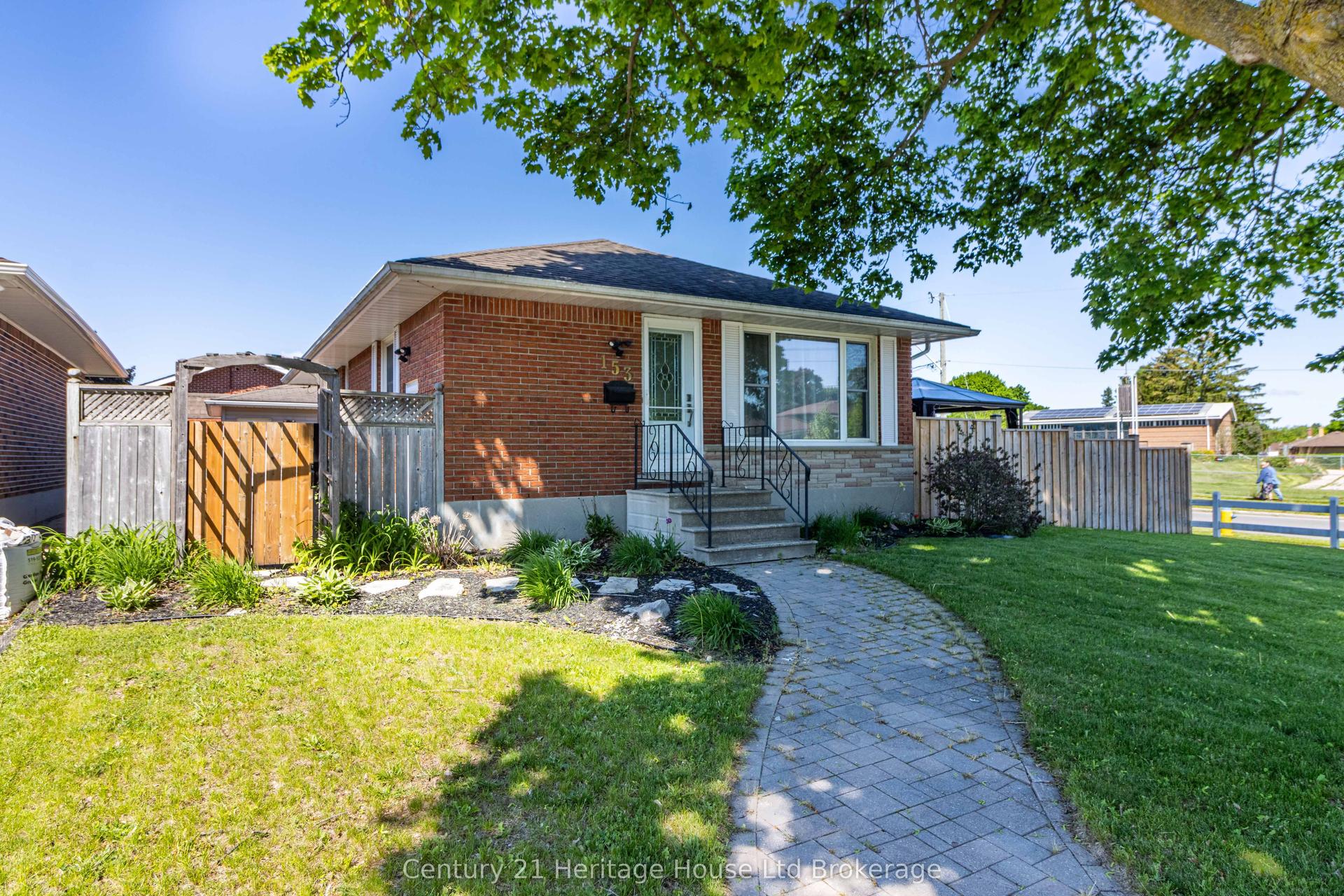 153 Springbank Avenue N, Woodstock — Detached for sale, photo 1