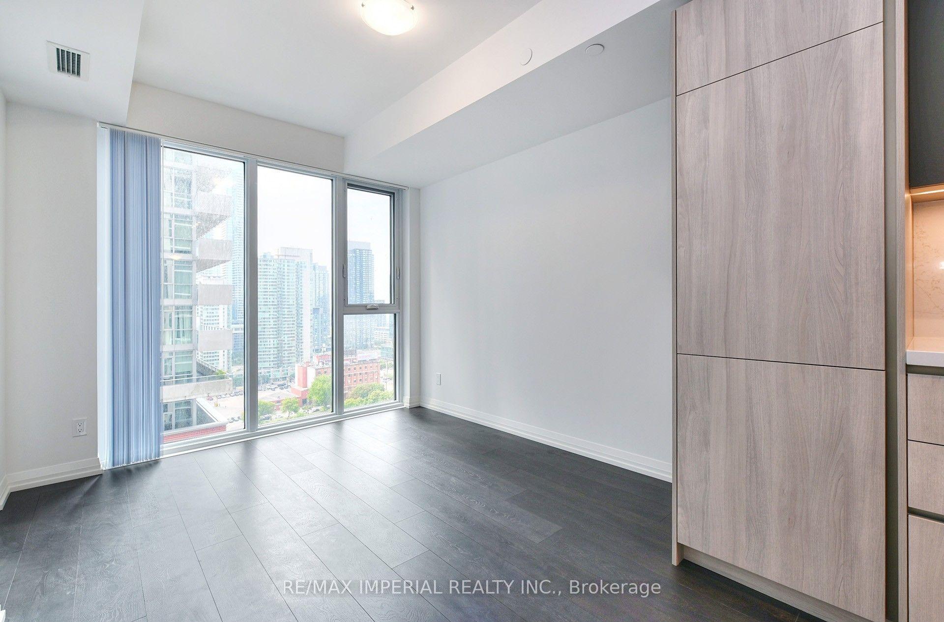 400 King Street W 2015 #2015, Toronto — Condo for lease, photo 1