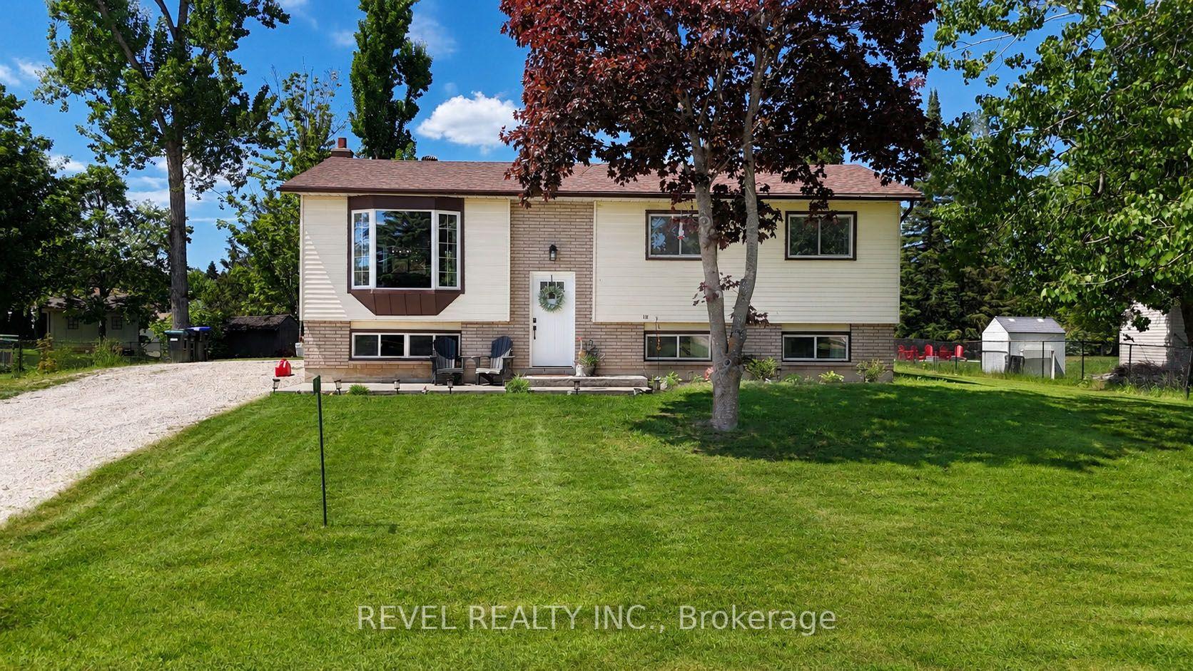 4 Robbins Drive — photo 1
