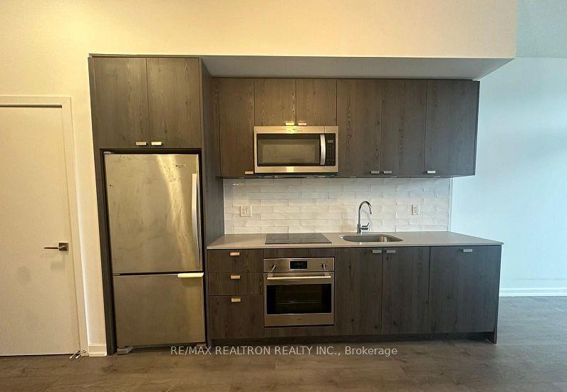 56 Forest Manor Road 202 #202, Toronto — Condo for lease, photo 1