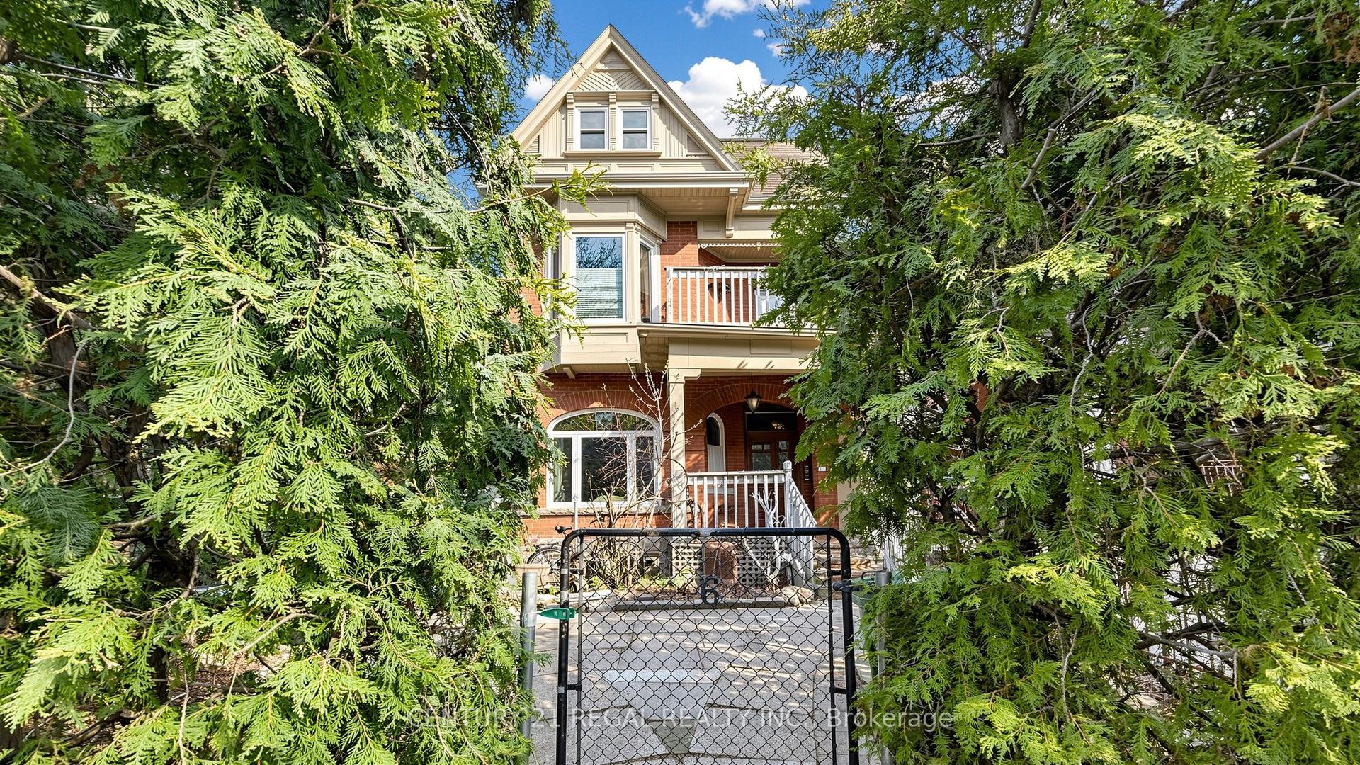 26 MACDONELL Avenue — photo 1