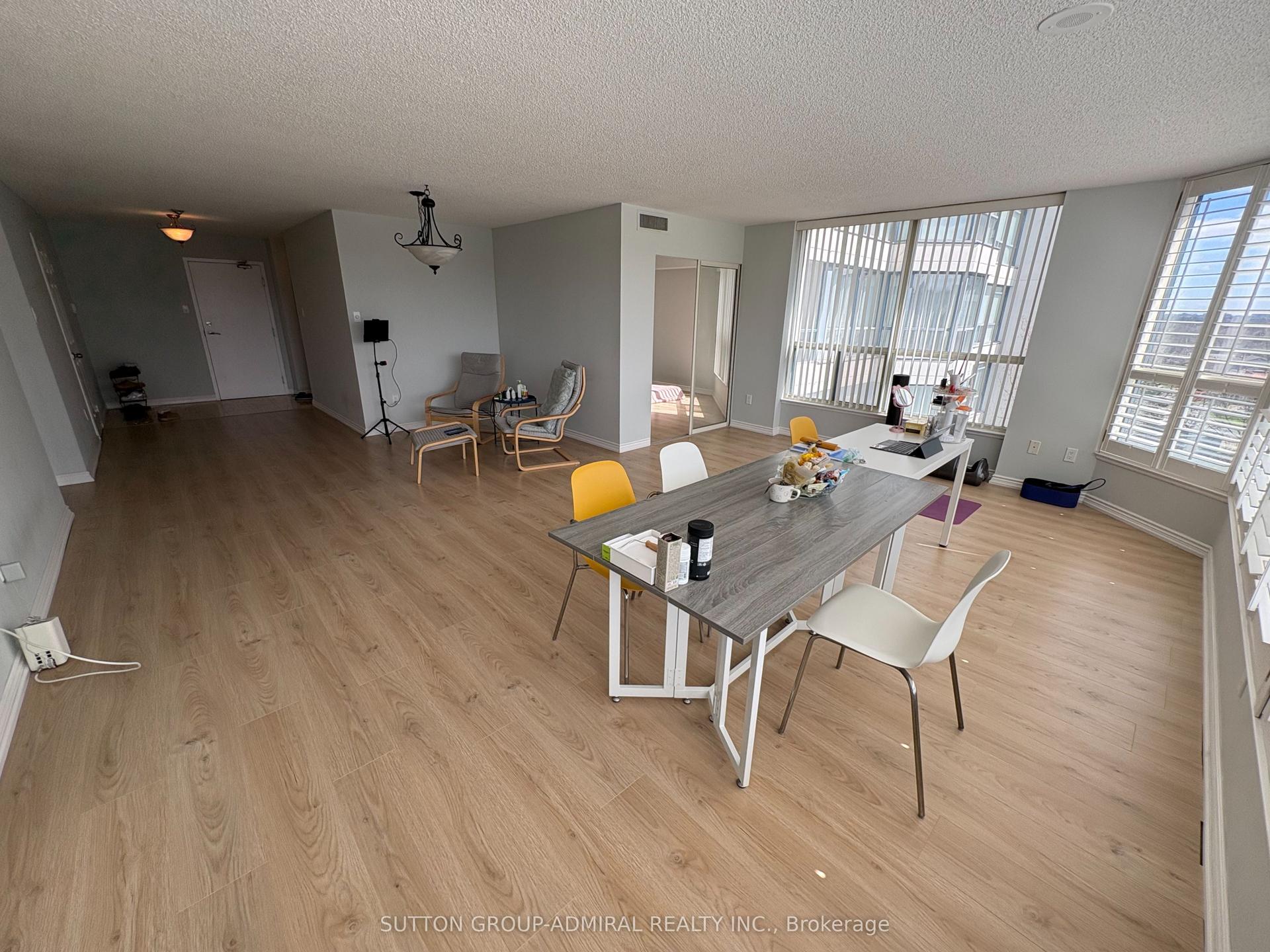 1 Clark Avenue W 701 #701 — photo 1