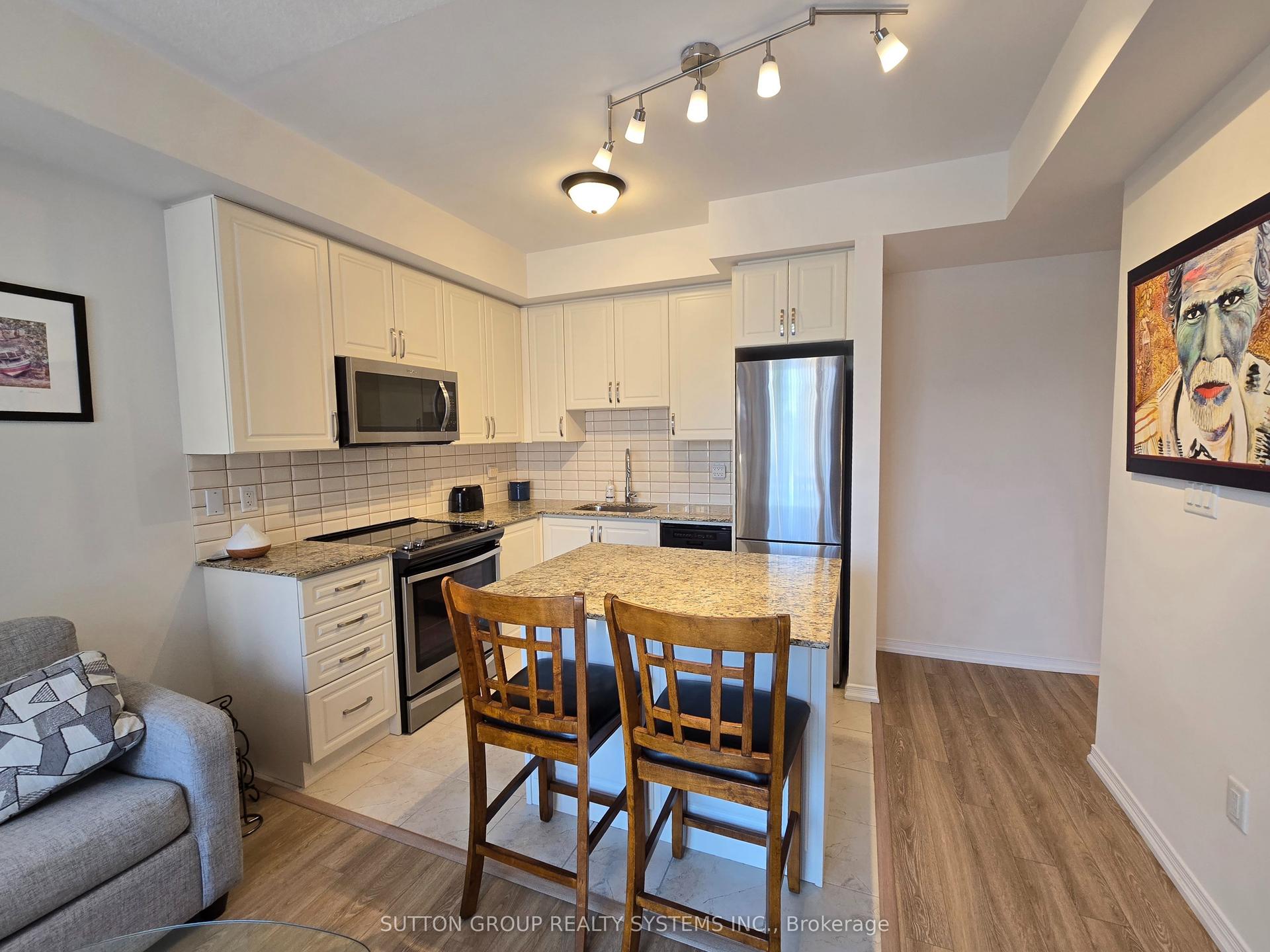 34 Fieldway Road 126 #126, Toronto — Condo Town for lease, photo 1