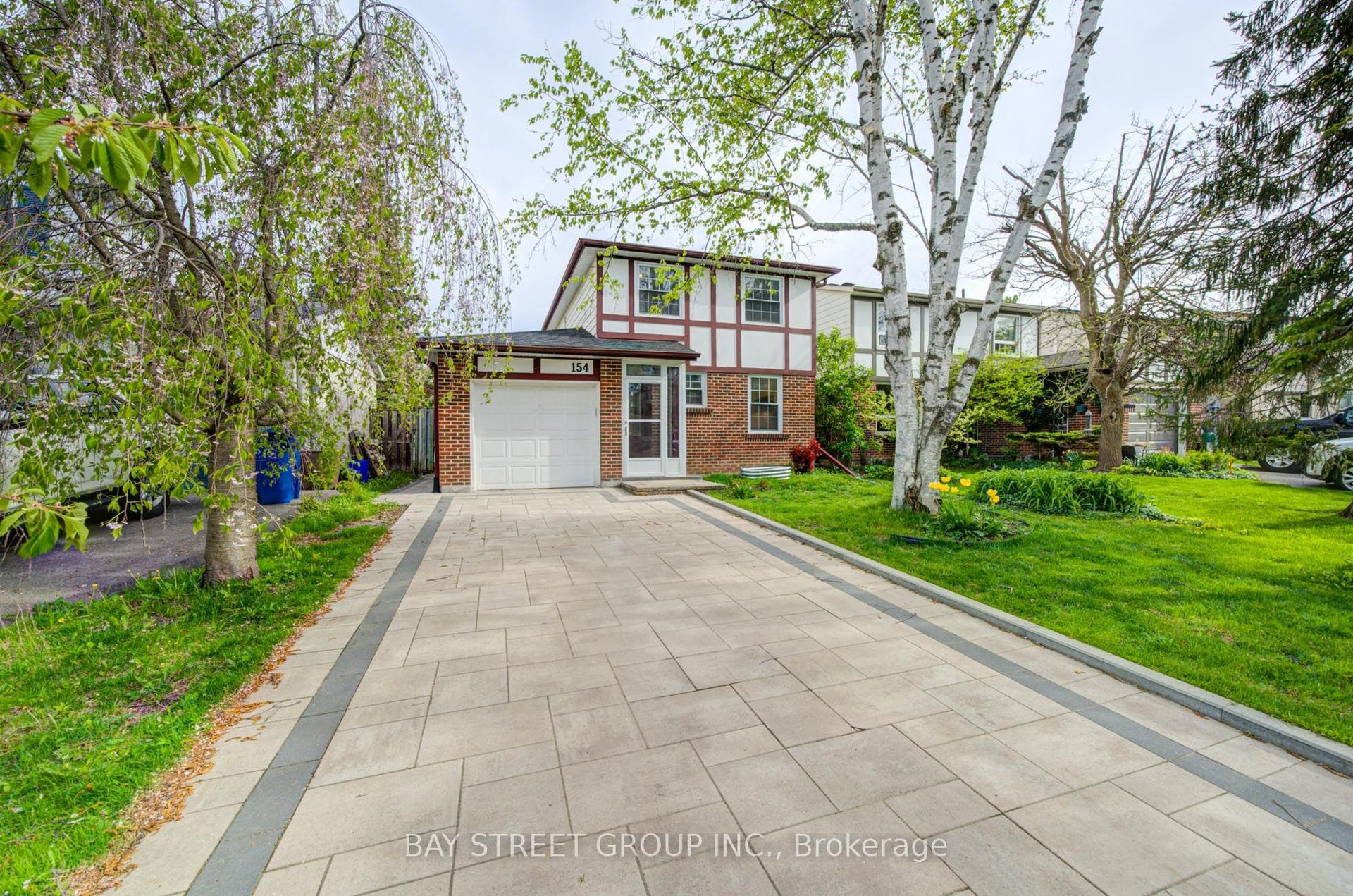 154 Thoms Crescent — photo 1