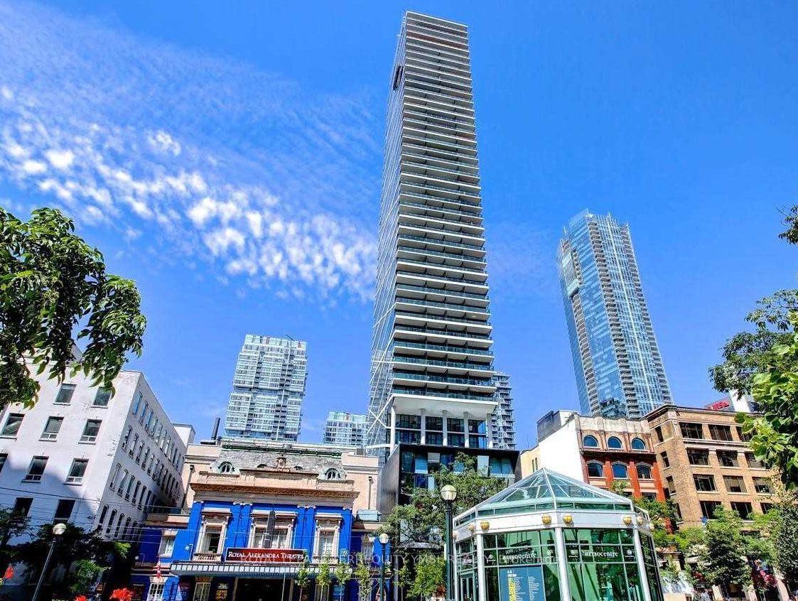 224 King Street W 1001 #1001, Toronto — Condo for lease, photo 1