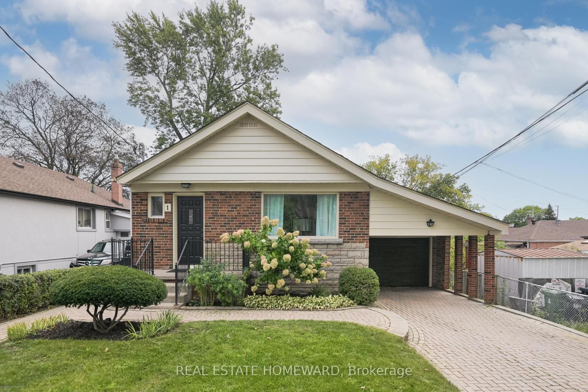 1 Bassett Avenue, Toronto — Detached for sale, photo 1