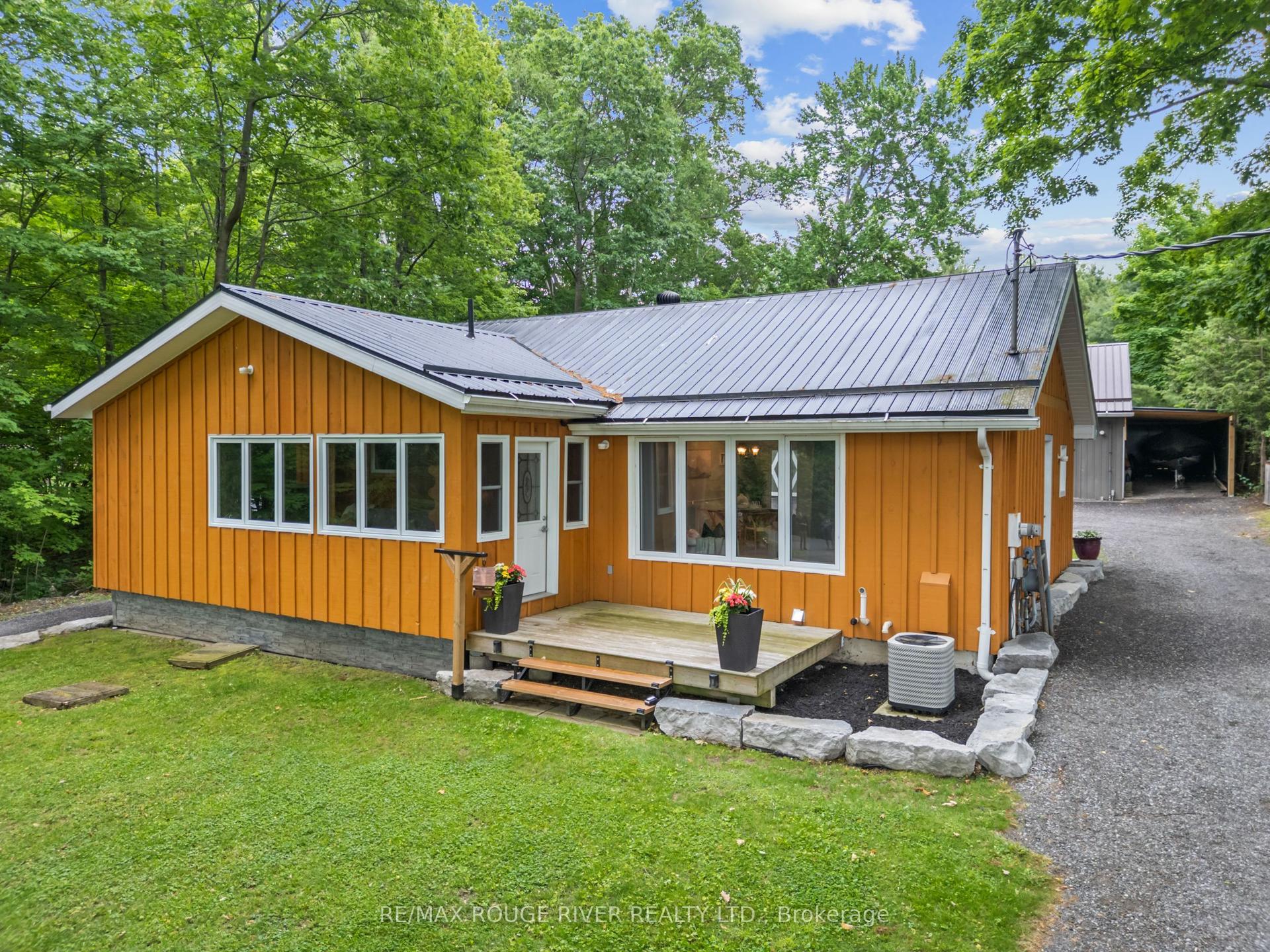 7123 Poplar Drive — photo 1