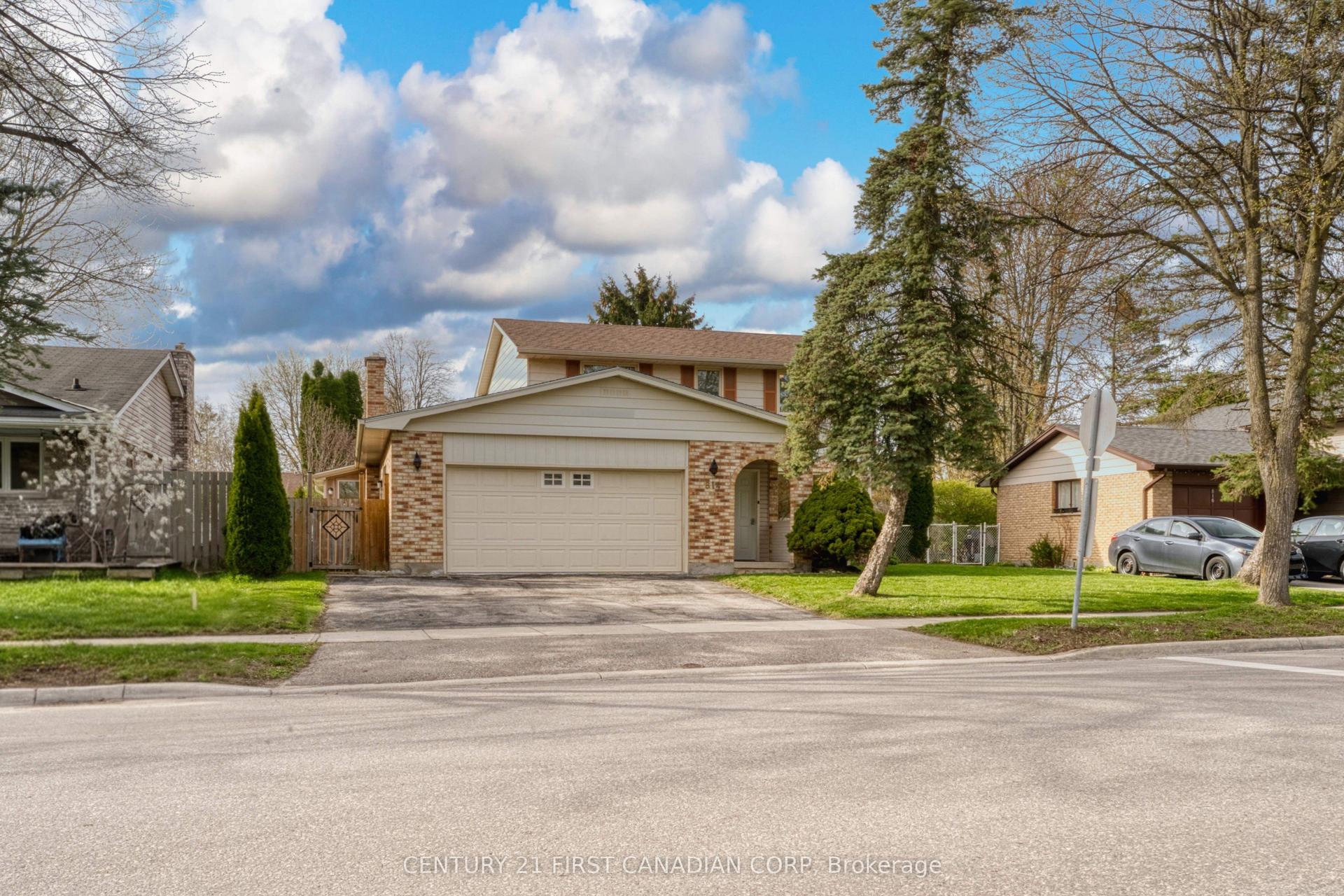814 Grenfell Drive — photo 1
