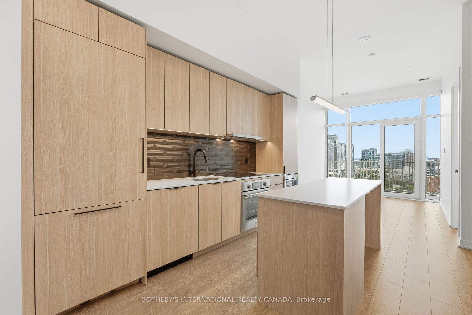 88 Bathurst Street PH01 #PH01, Toronto — Condo for lease, photo 1