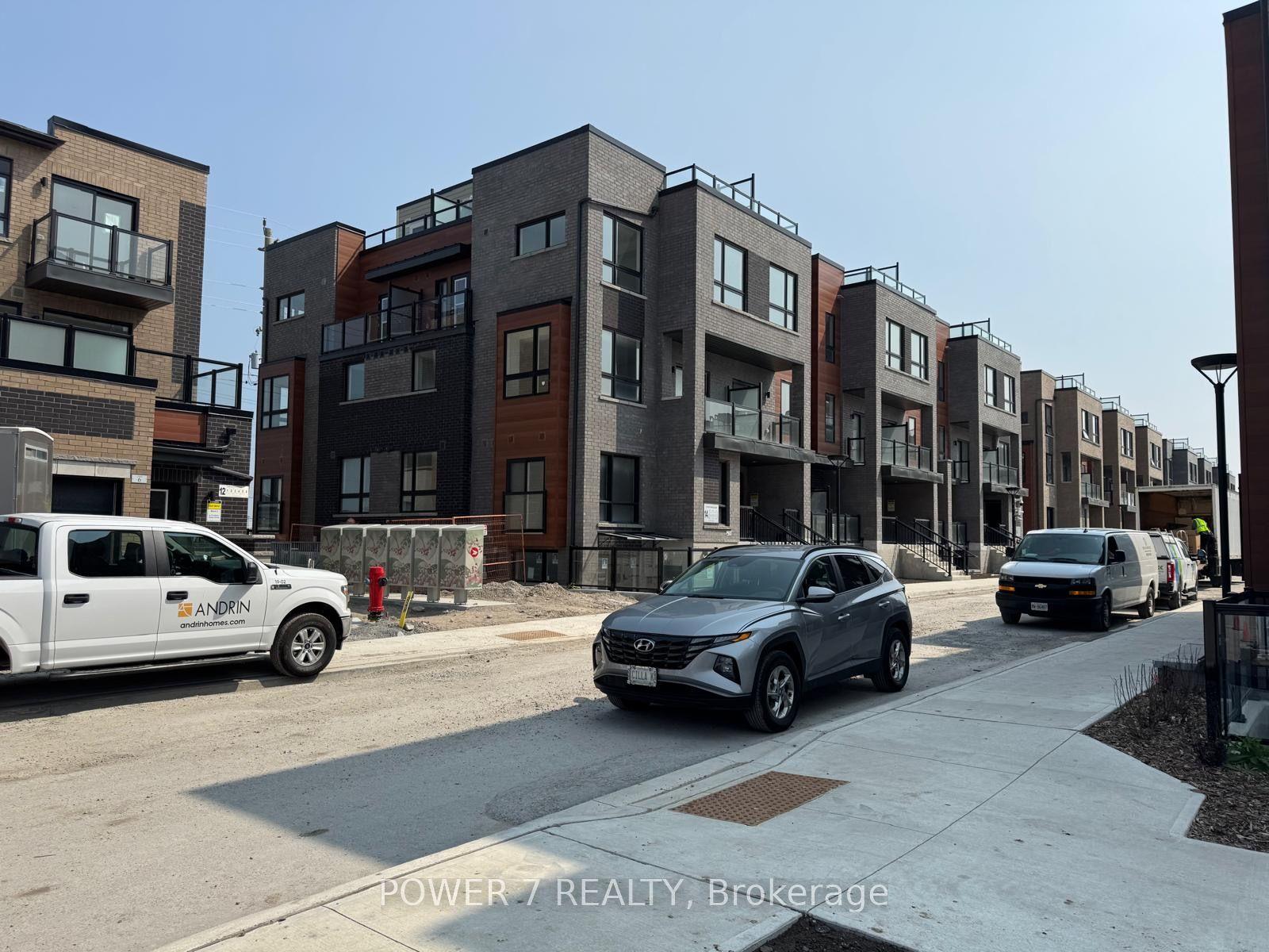 14 Lytham Green Circle 22 #22, Newmarket — Condo Town for sale, photo 1