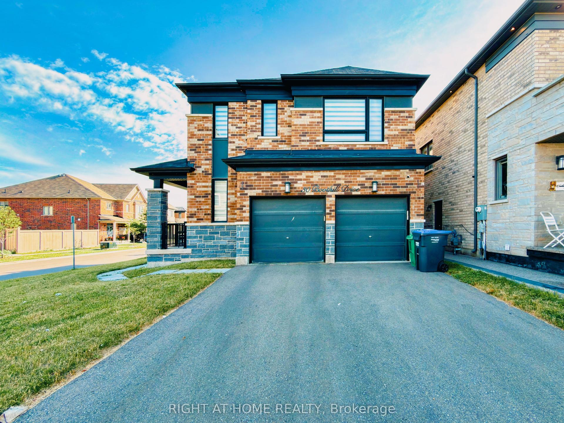 30 Boothill Drive, Brampton — Detached for sale, photo 1