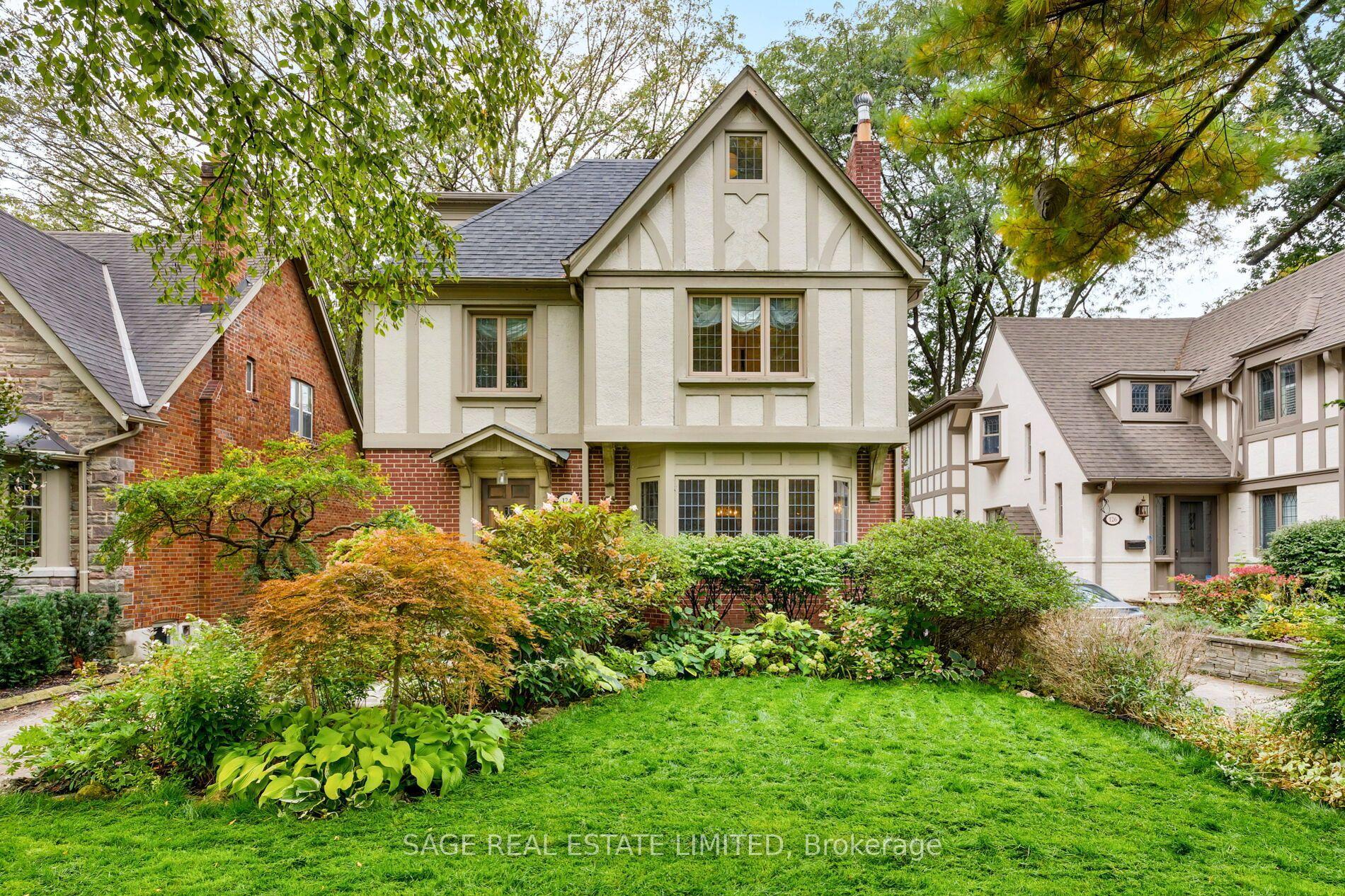 124 Brentwood Road N, Toronto — Detached for sale, photo 1