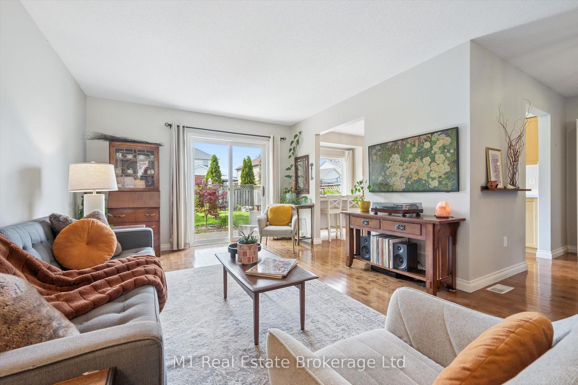 82 Starview Crescent — photo 1