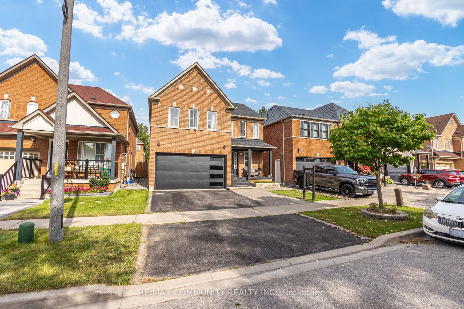 19 Tiller Street, Ajax — Detached for sale, photo 1